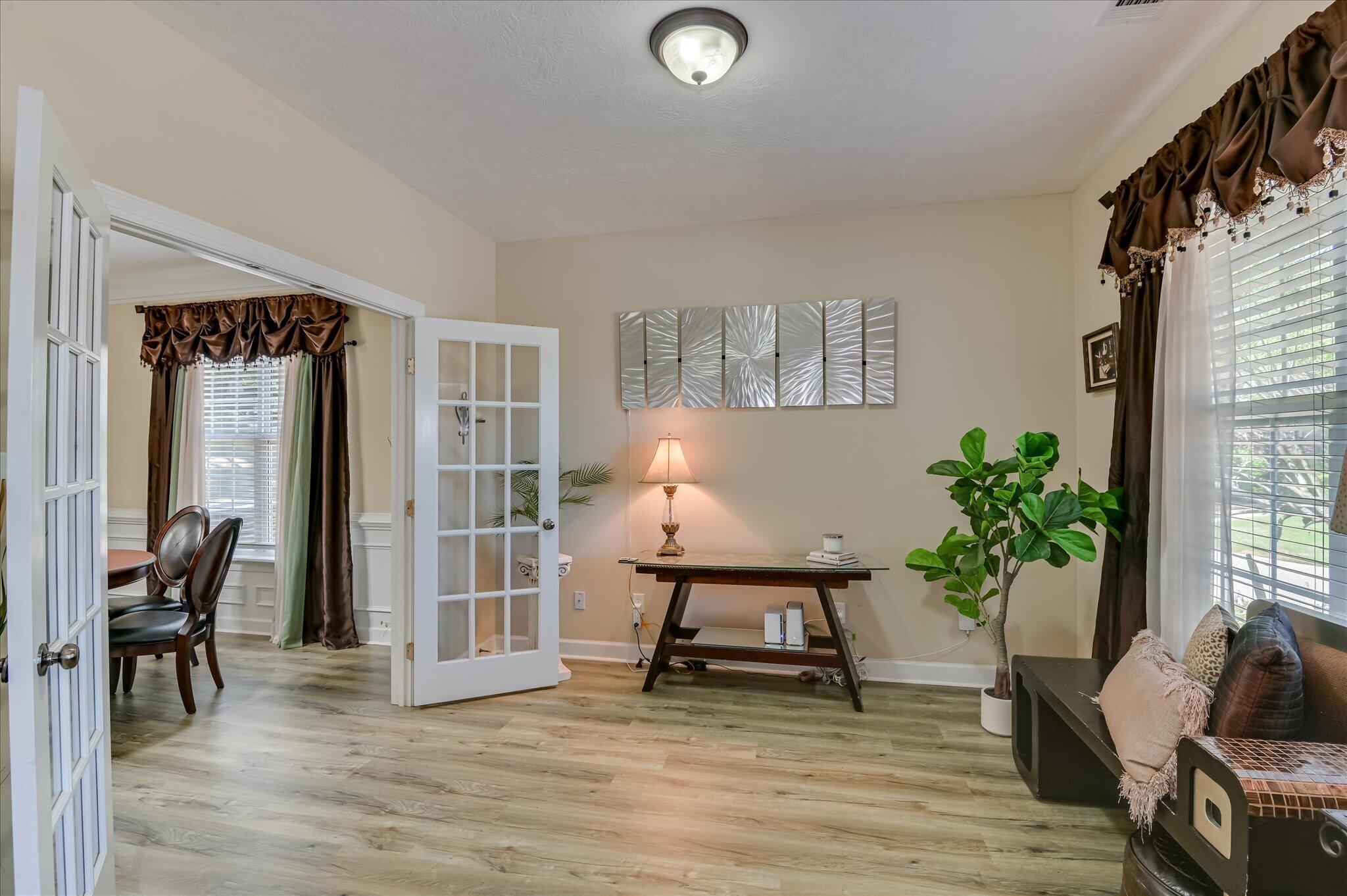 1007 Dorset Lane Property Photo 8
