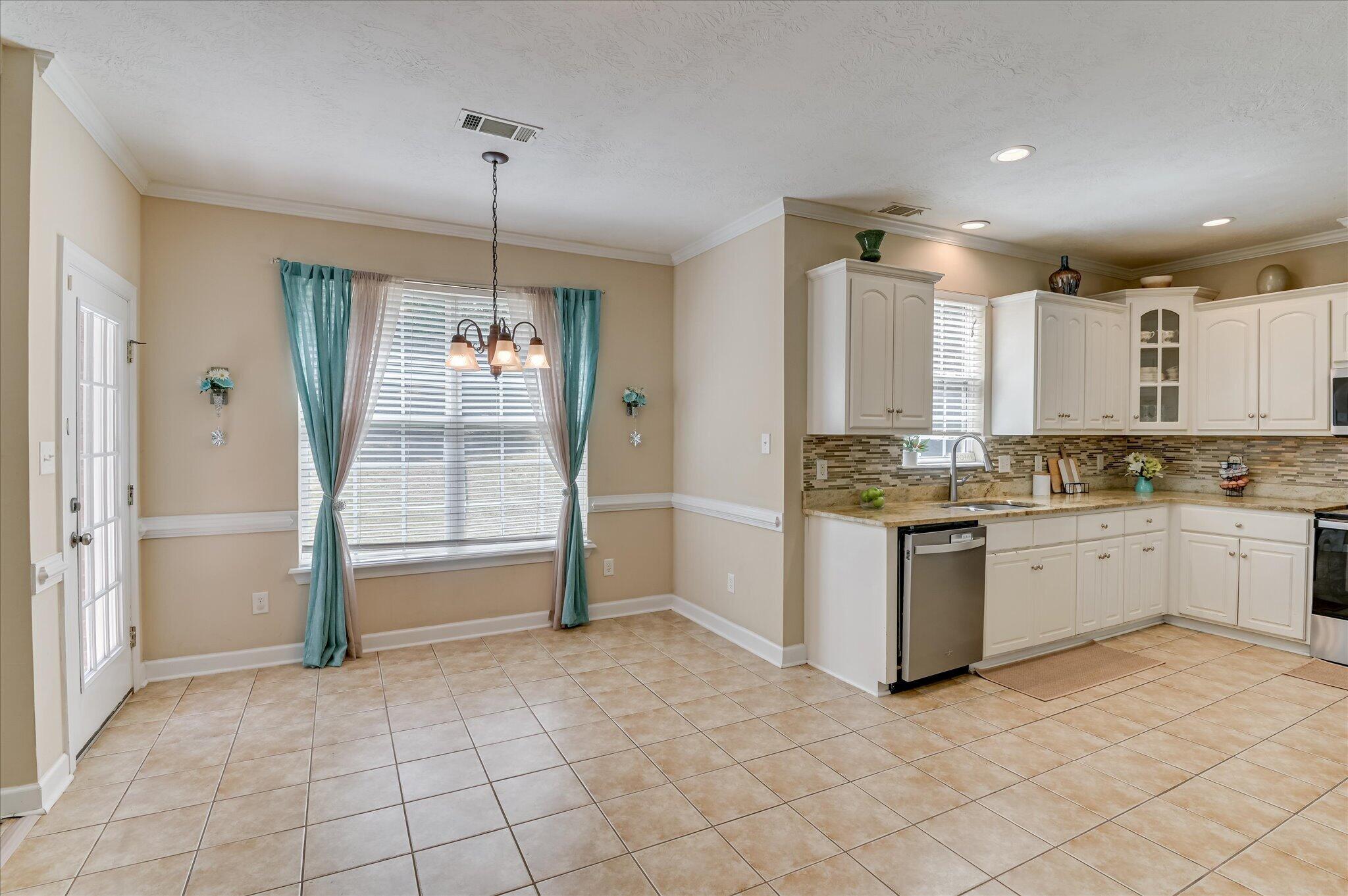 1007 Dorset Lane Property Photo 15