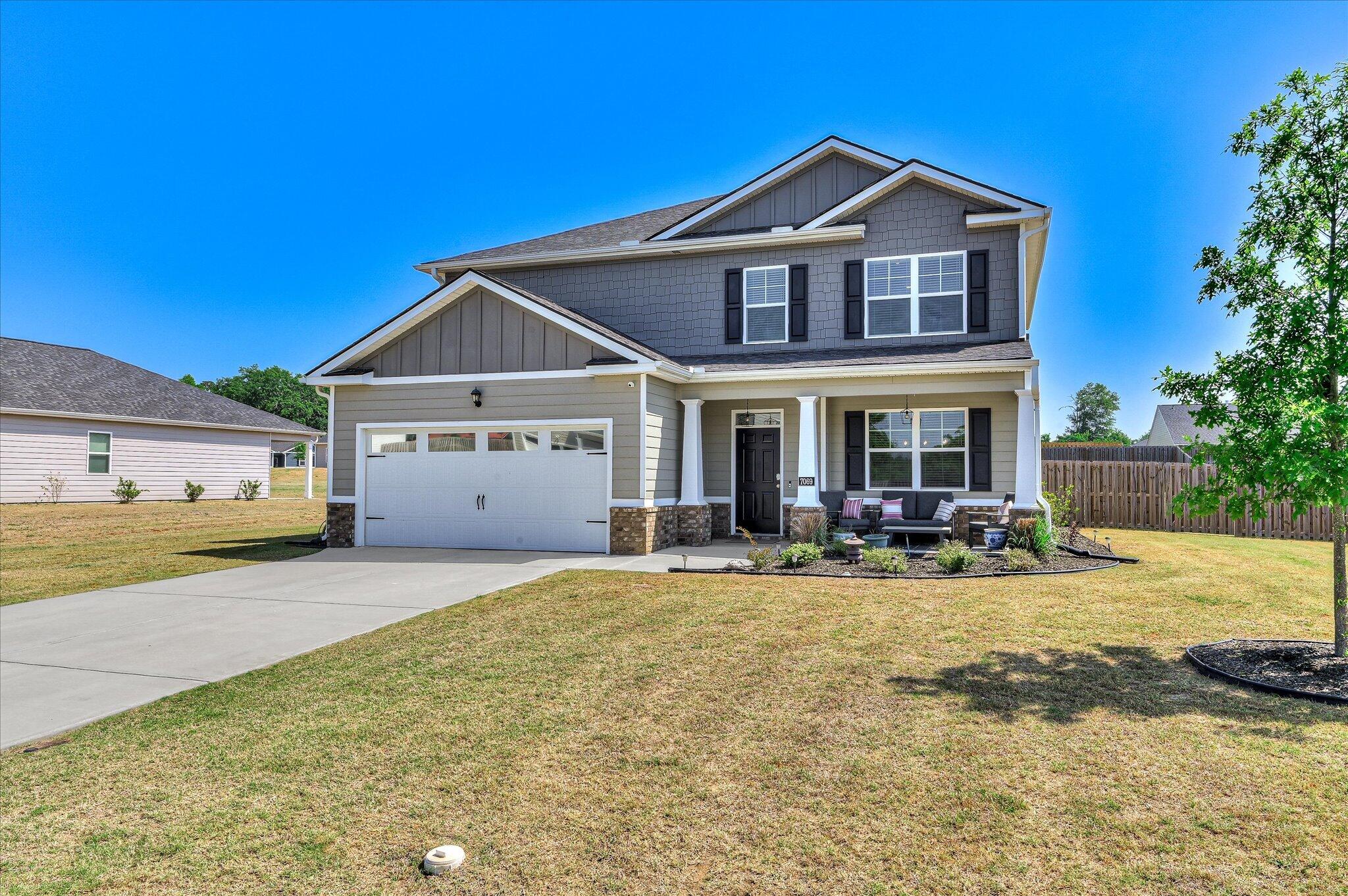 7069 Sideboard Crossing Property Photo 2
