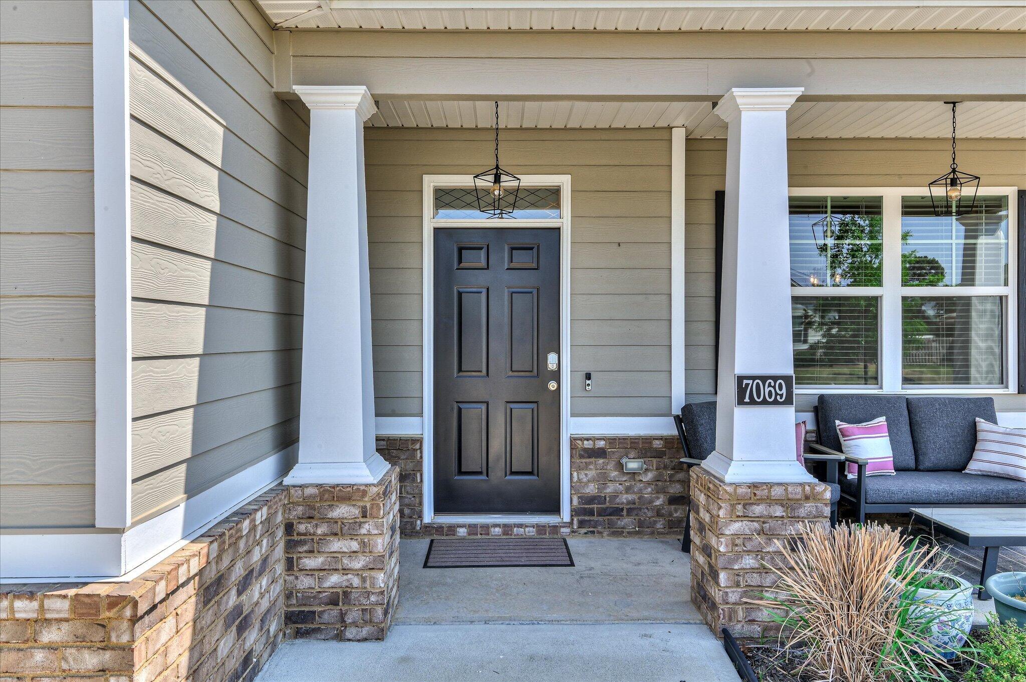 7069 Sideboard Crossing Property Photo 4