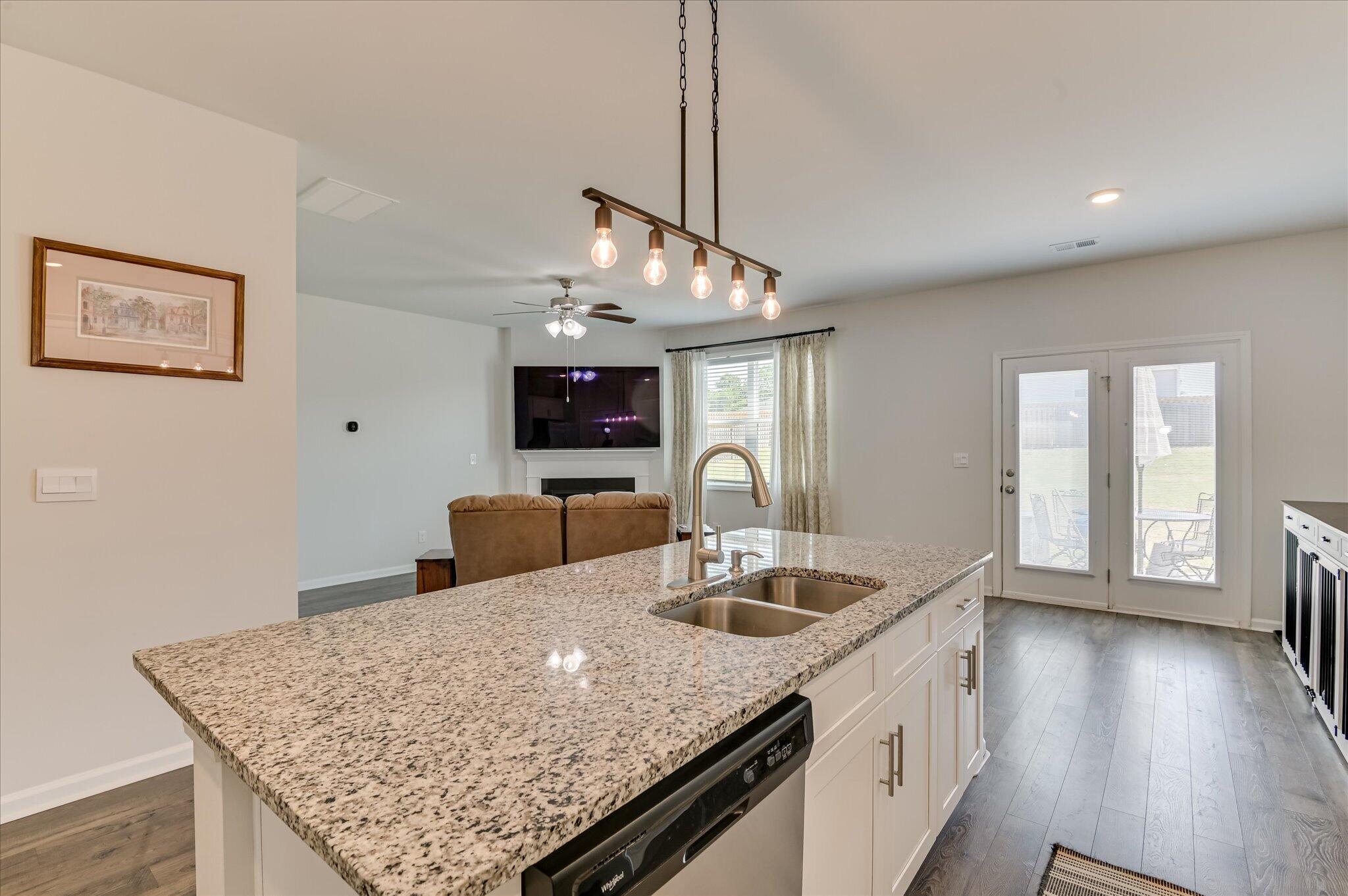 7069 Sideboard Crossing Property Photo 10