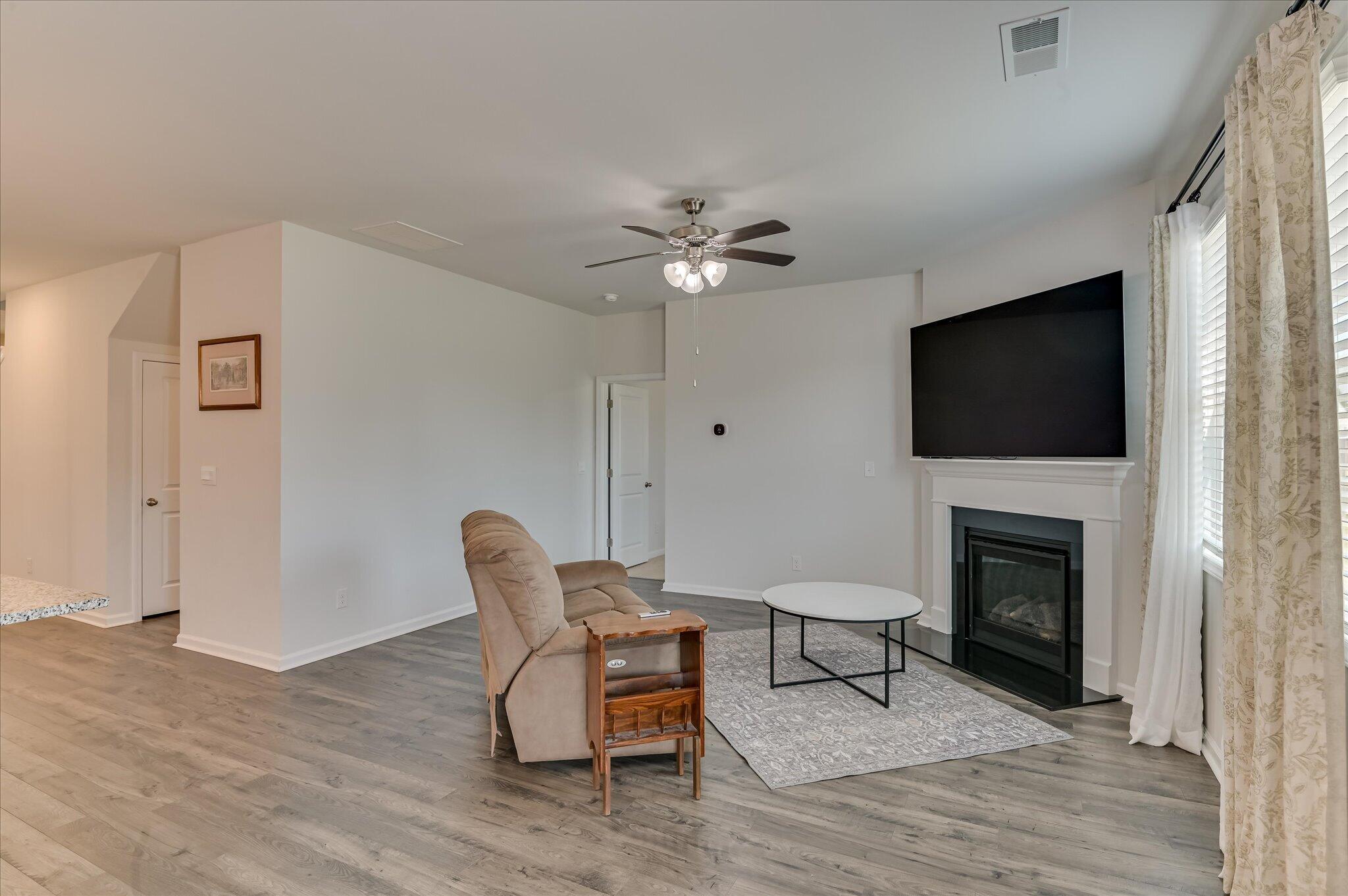7069 Sideboard Crossing Property Photo 11
