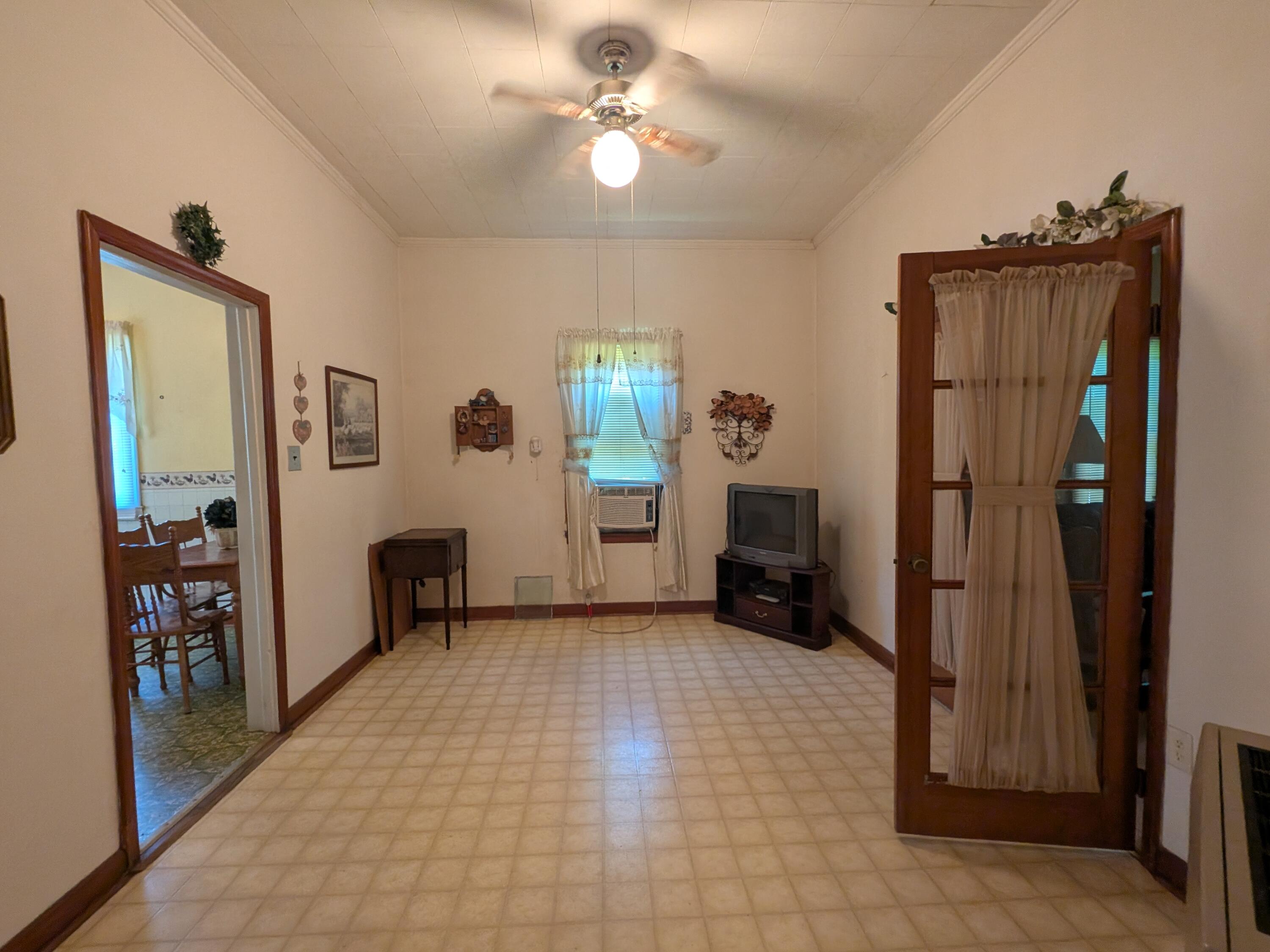 418 Mims Street Property Photo 10