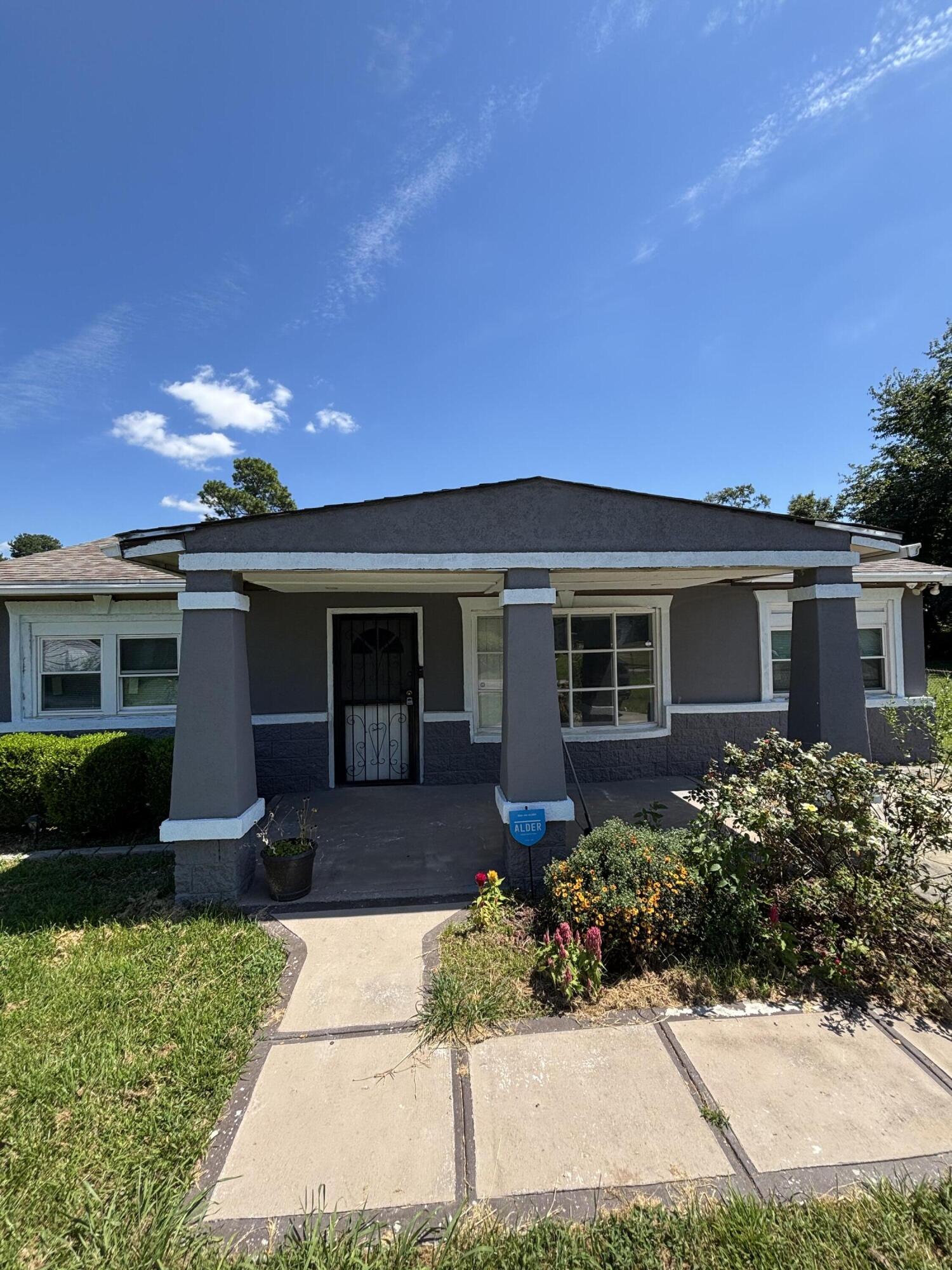 411 Artmus Street Property Photo 2