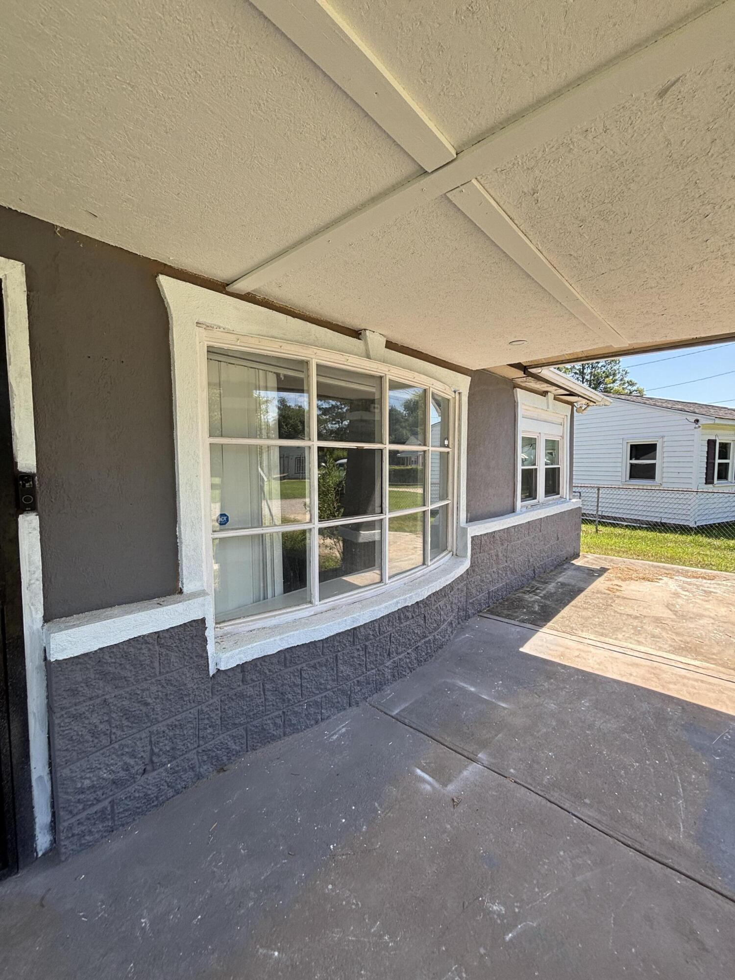 411 Artmus Street Property Photo 3