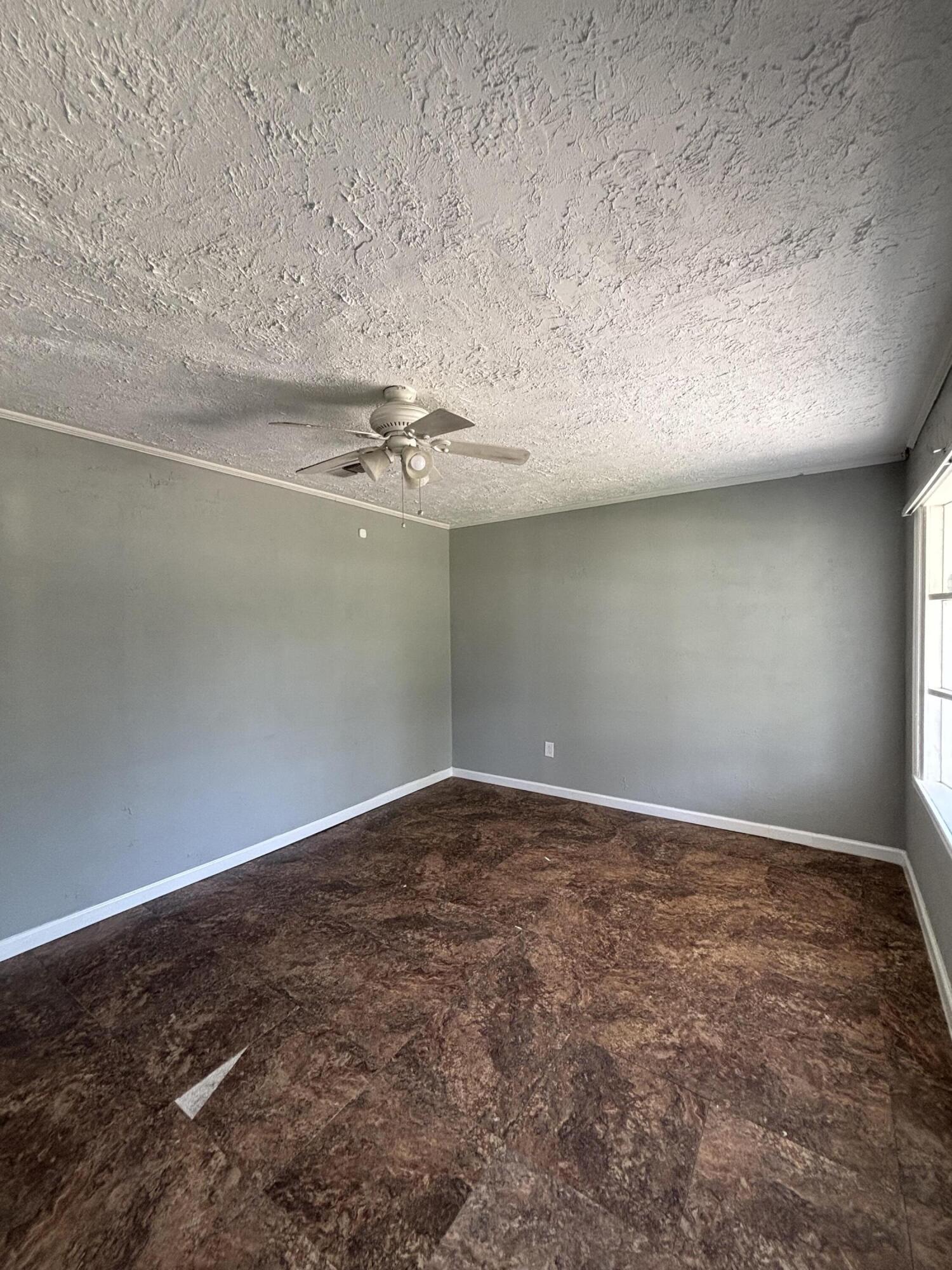 411 Artmus Street Property Photo 4