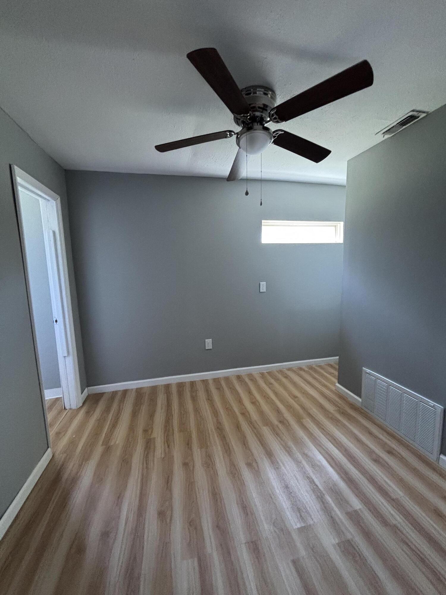 411 Artmus Street Property Photo 14