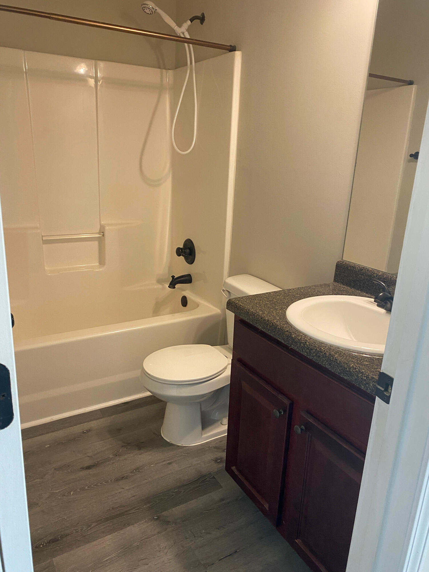 3005 Burgess Street Property Photo 19