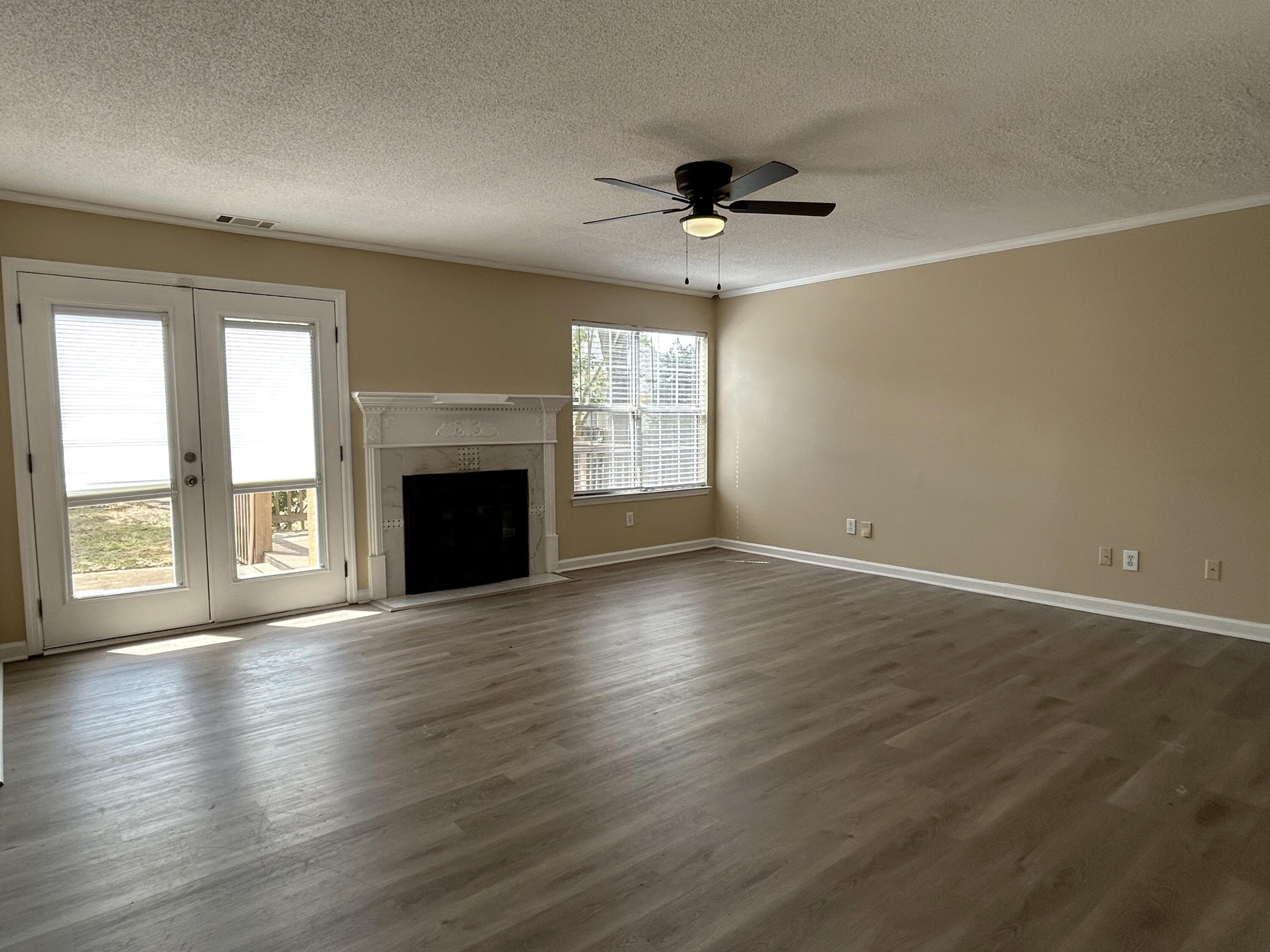 3862 Live Oak Lane Property Photo 11