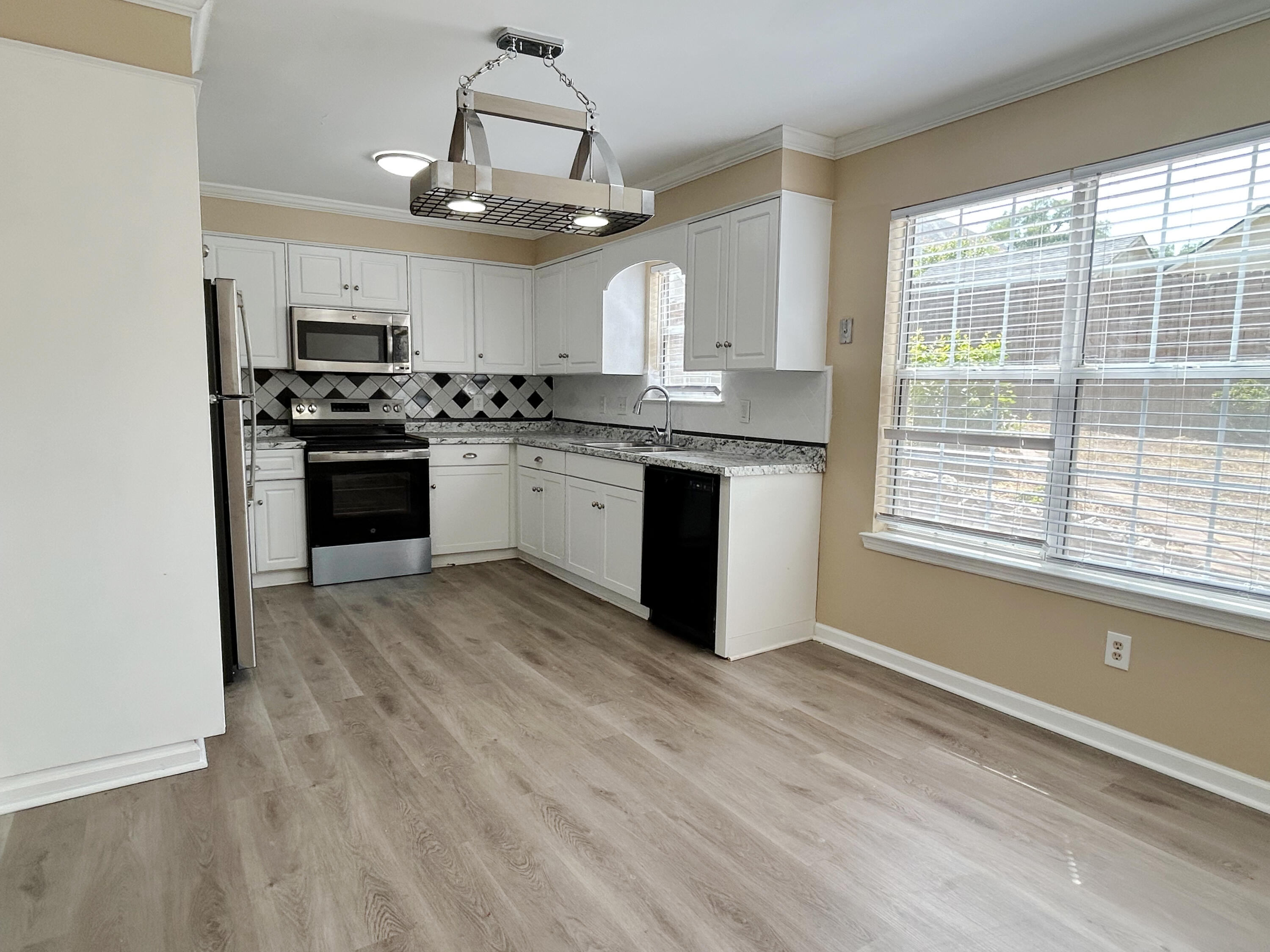 3862 Live Oak Lane Property Photo 13