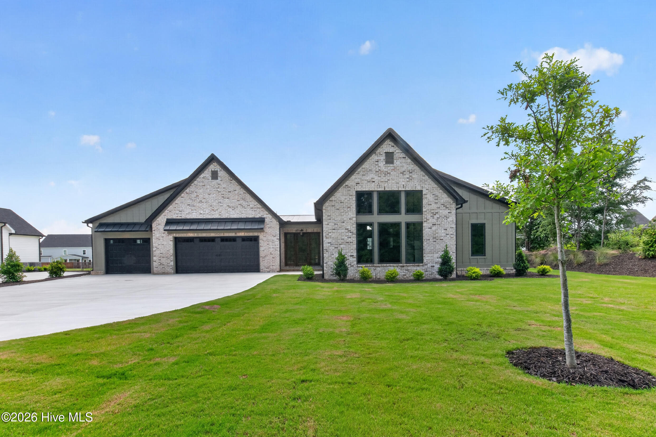2563 William Few Parkway Property Photo 1