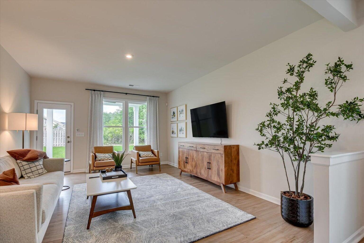 794 Tess Street Property Photo 8