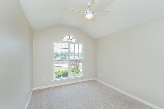 488 Wickham Drive Property Photo 32