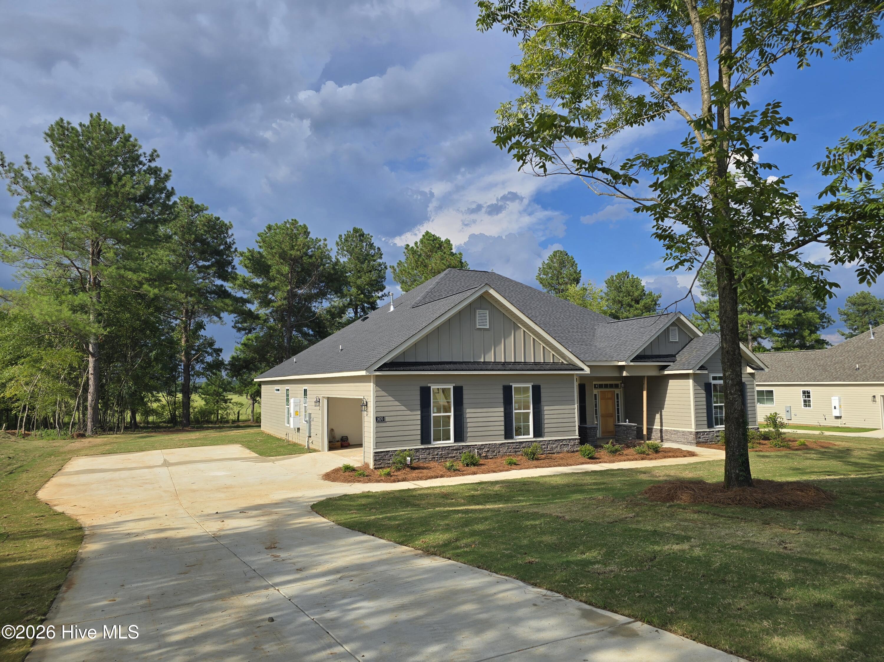 1670 Bellingham Drive Property Photo 4