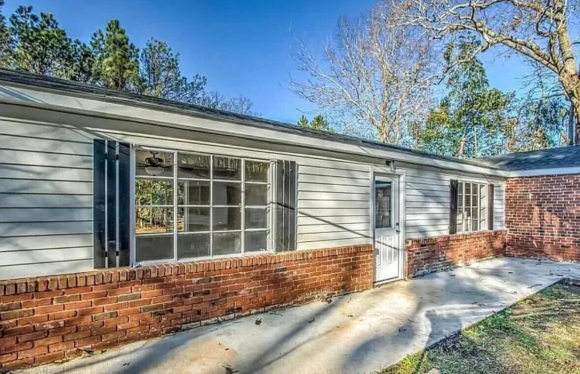 517 E Robinson Avenue Property Photo 1