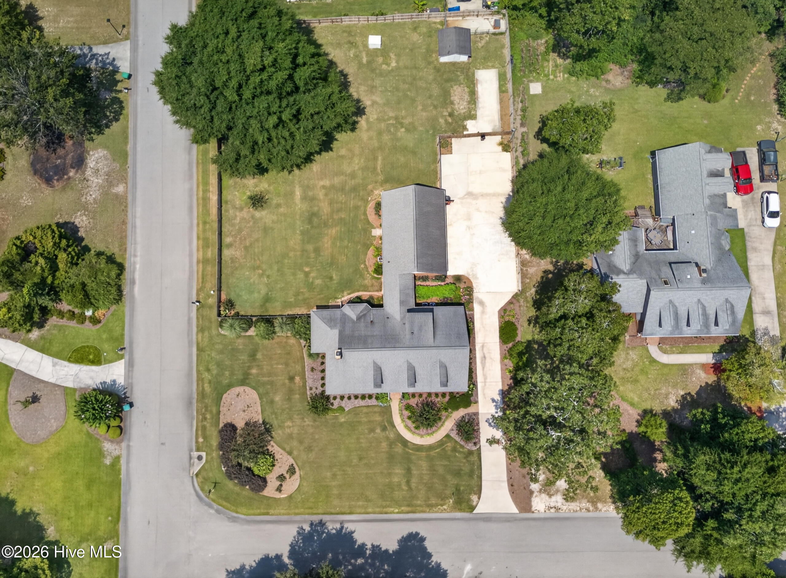 1607 E Tavelle Lane Property Photo 2