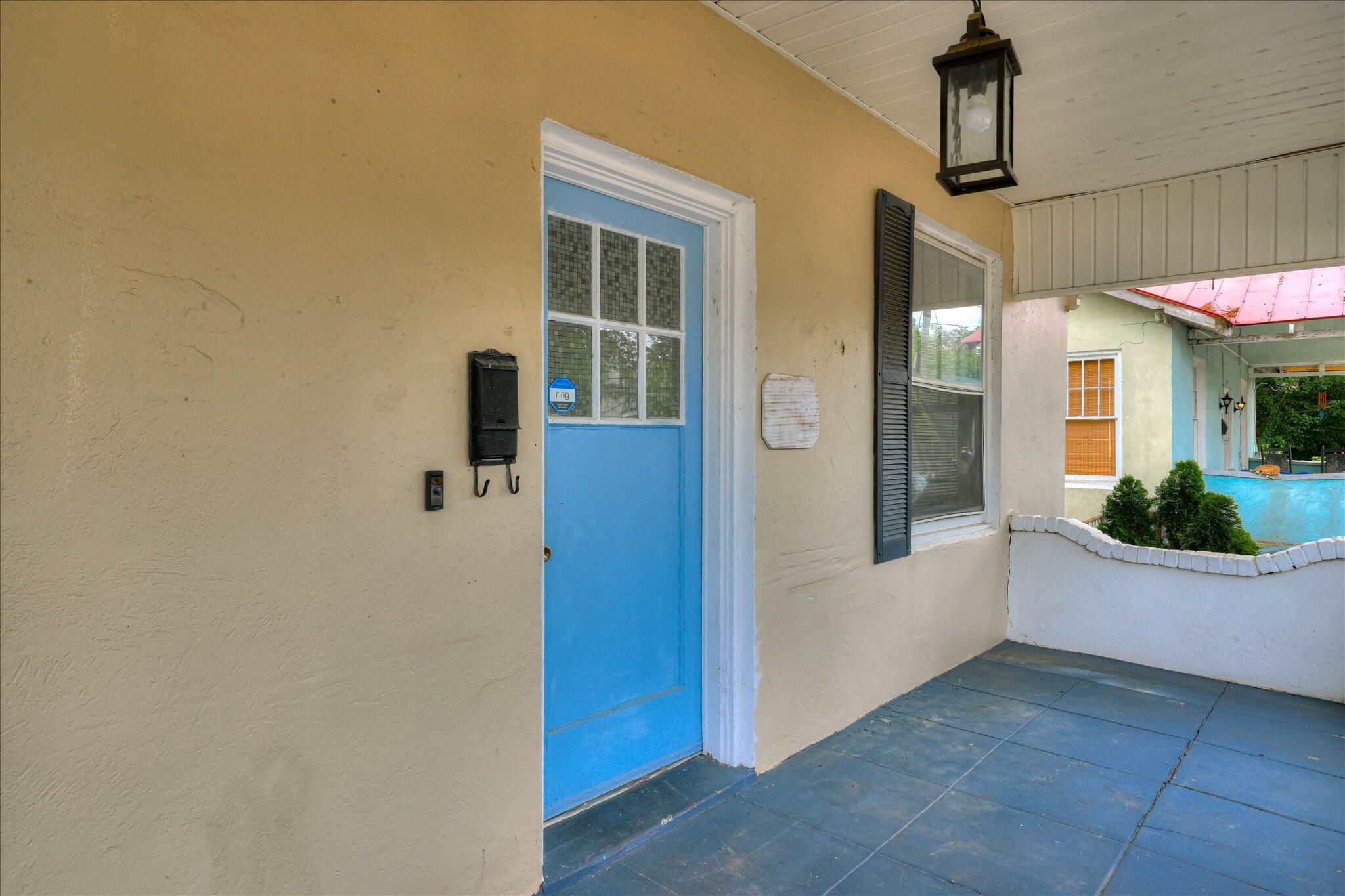 306 2nd Street Property Photo 2