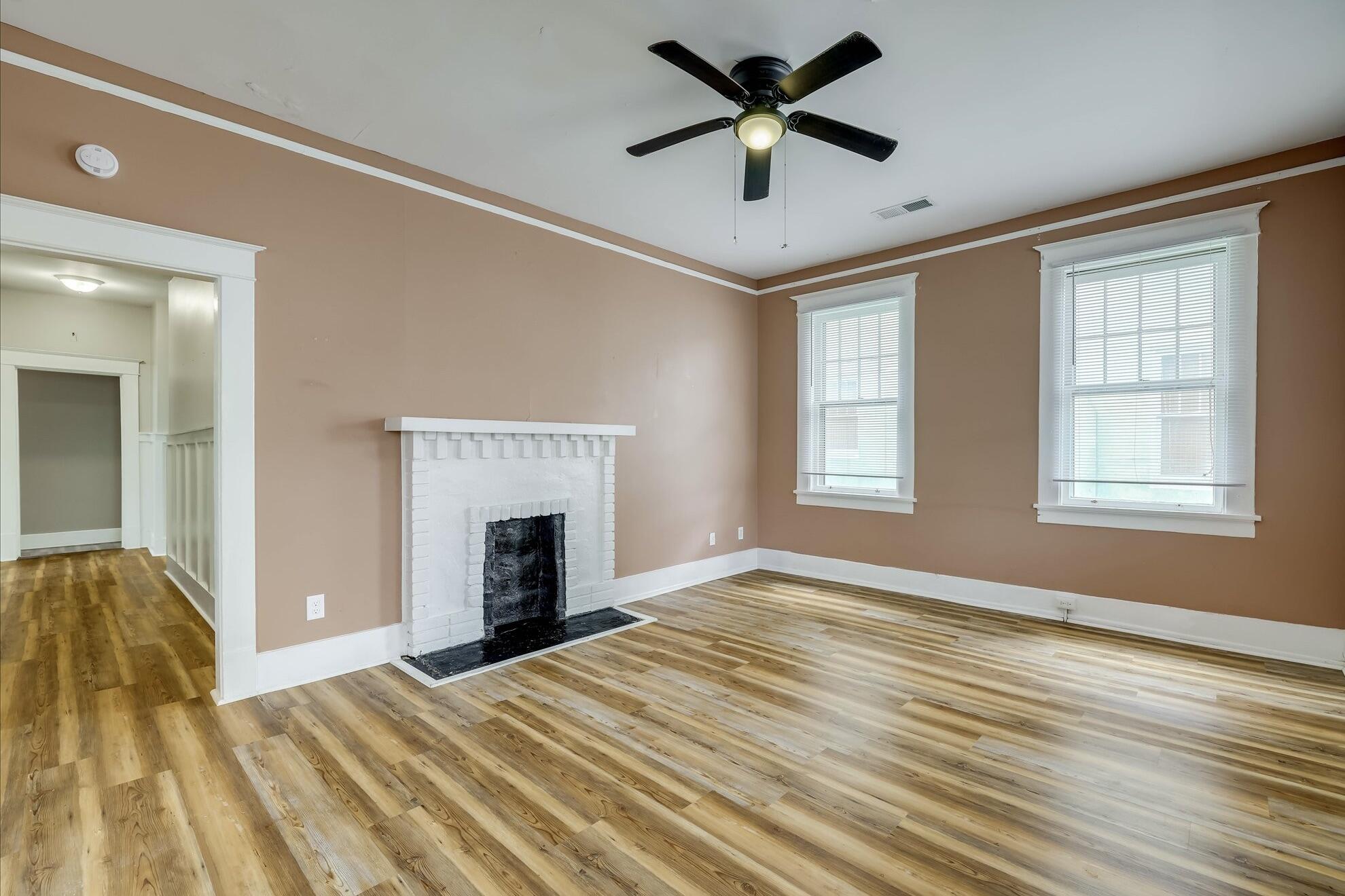306 2nd Street Property Photo 5