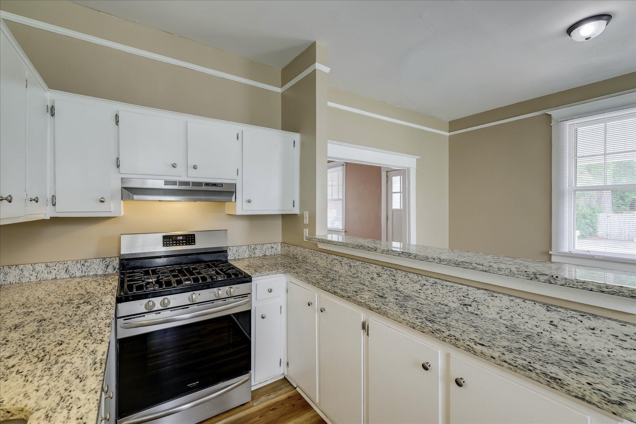 306 2nd Street Property Photo 9