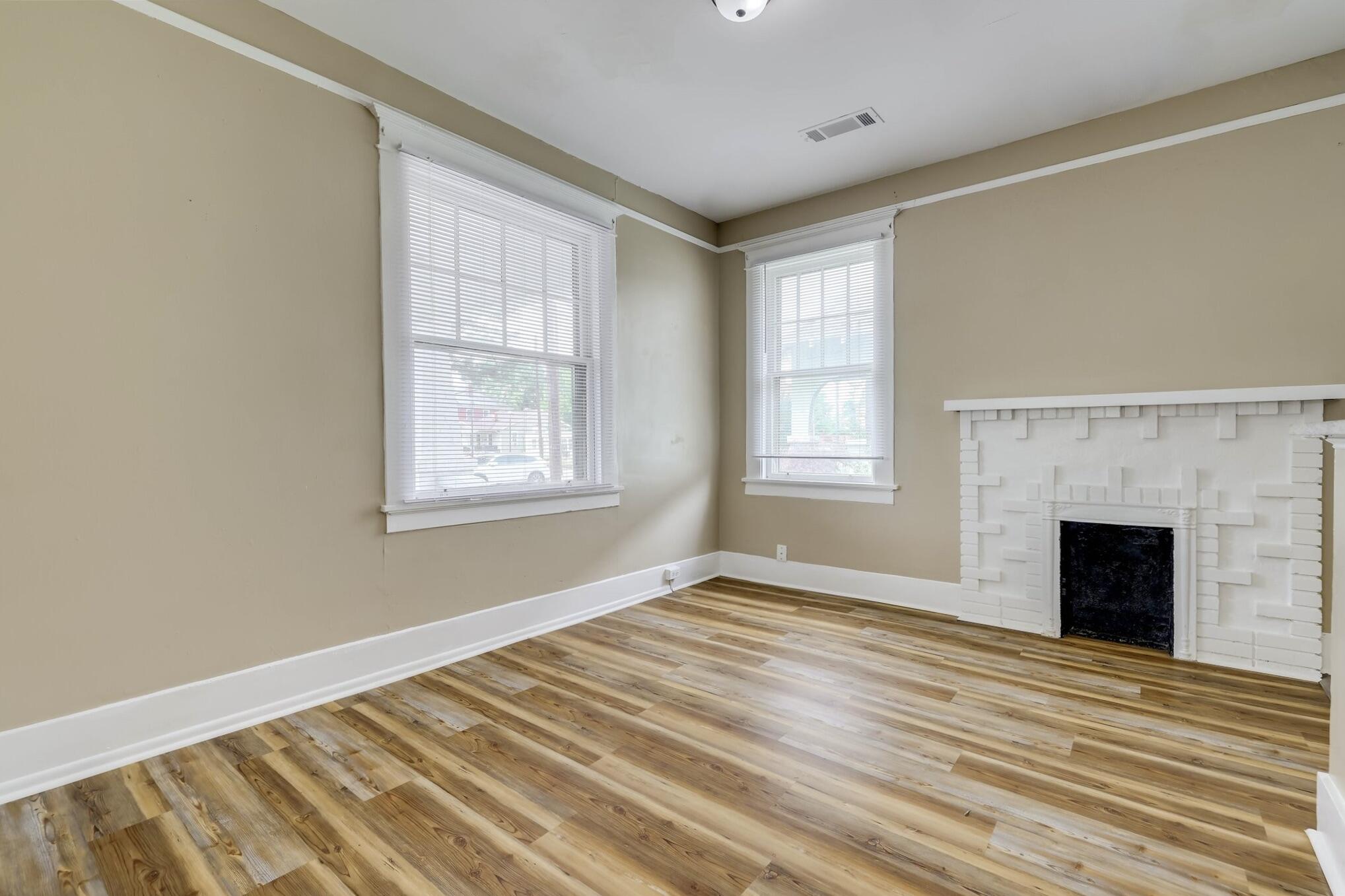 306 2nd Street Property Photo 10