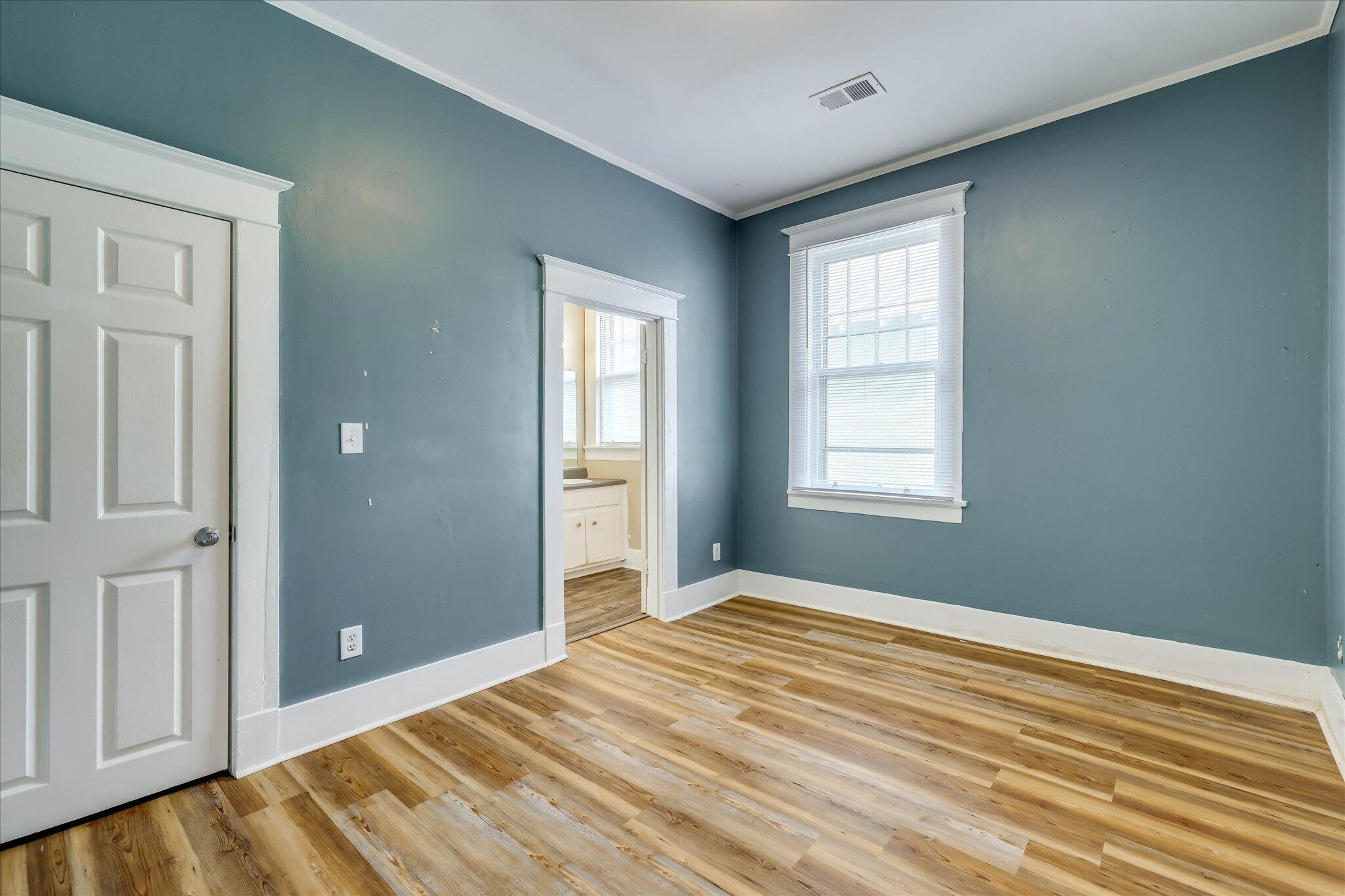 306 2nd Street Property Photo 11