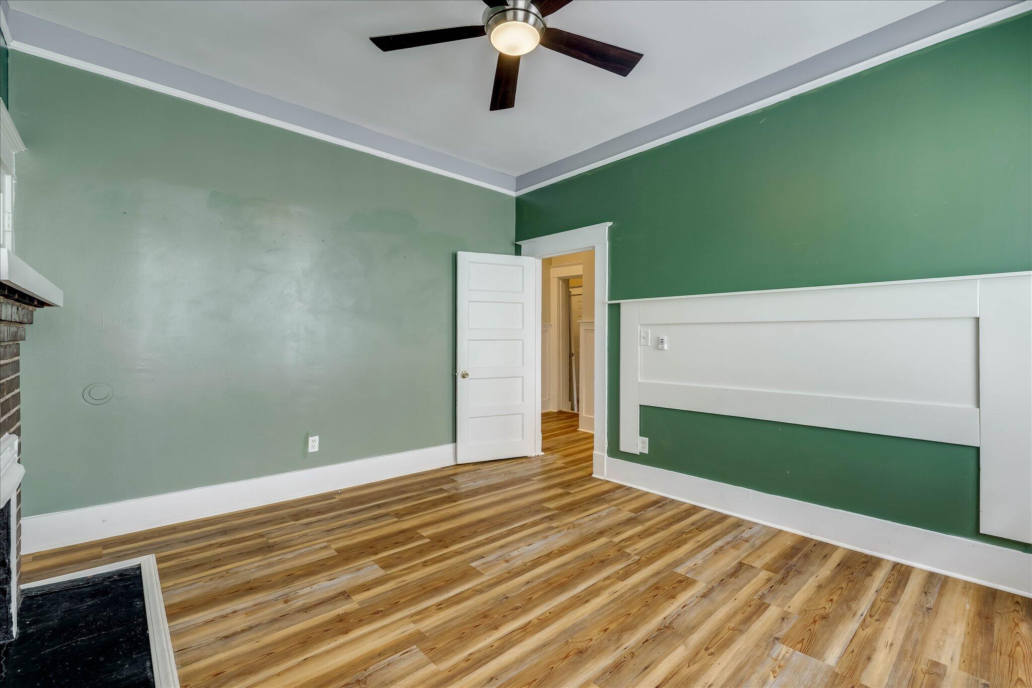 306 2nd Street Property Photo 15