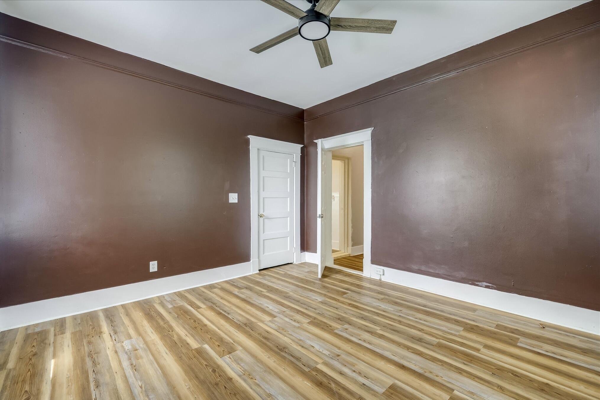 306 2nd Street Property Photo 18