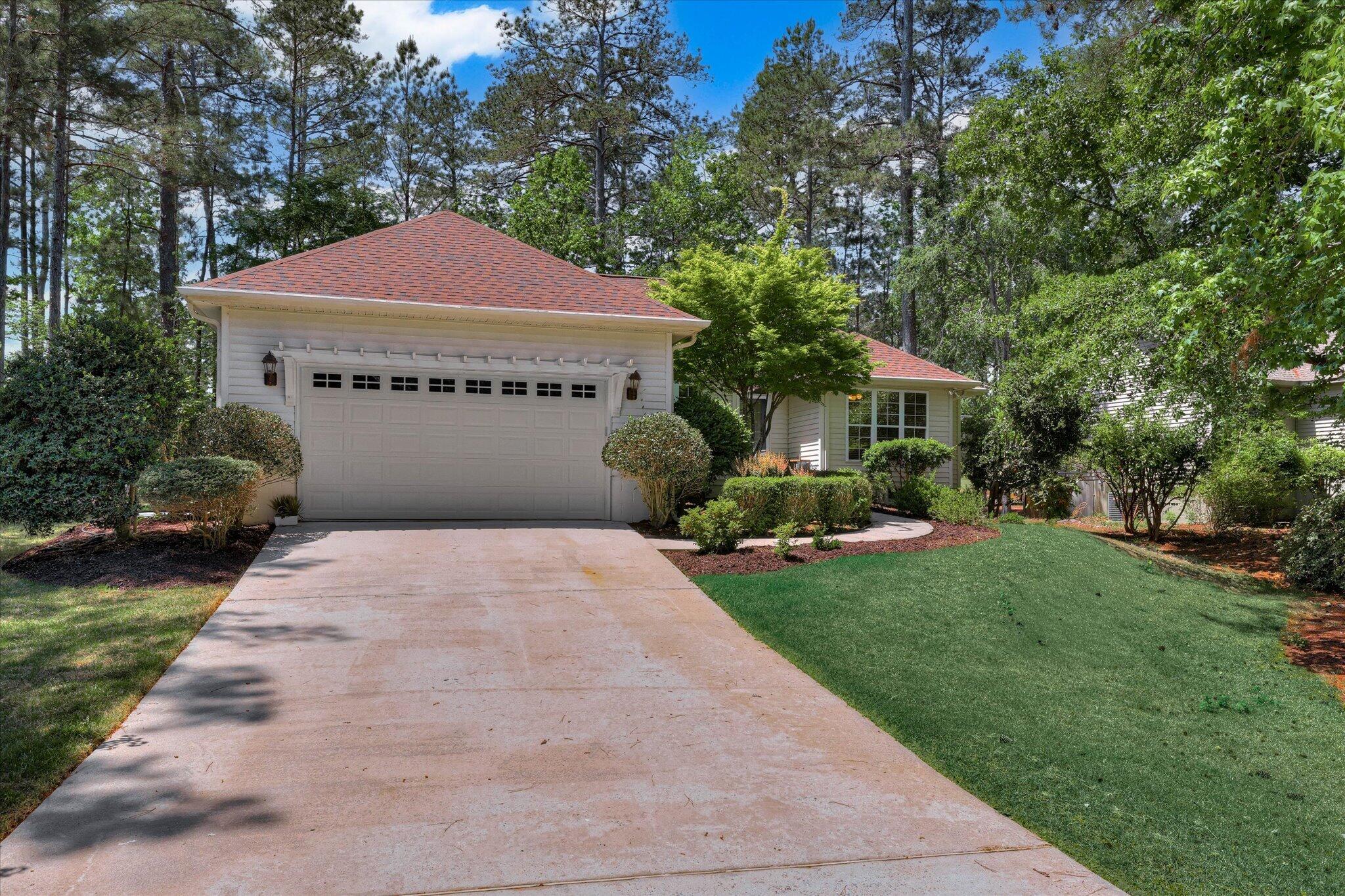 109 Hickory Point Property Photo 3