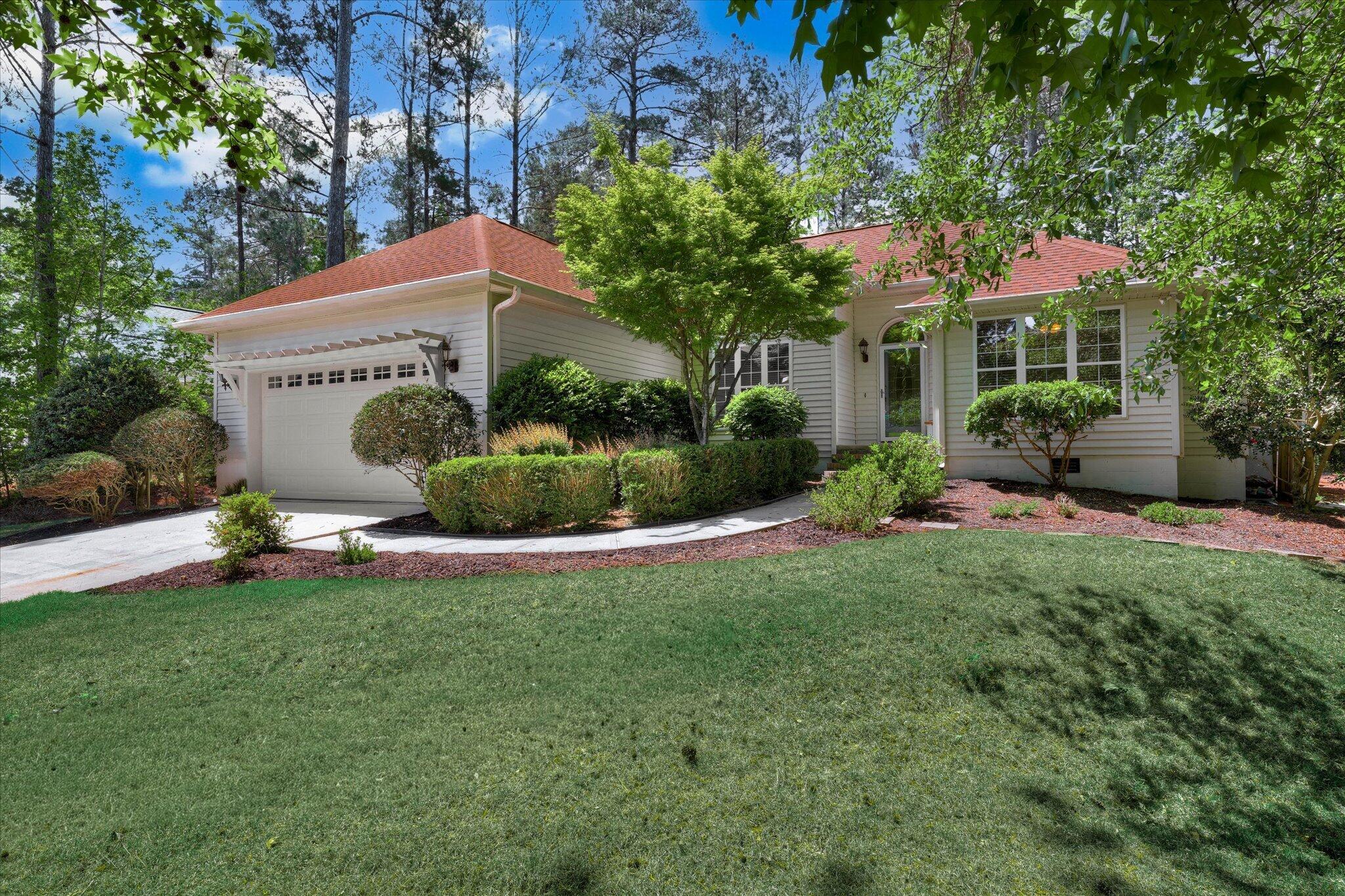 109 Hickory Point Property Photo 4