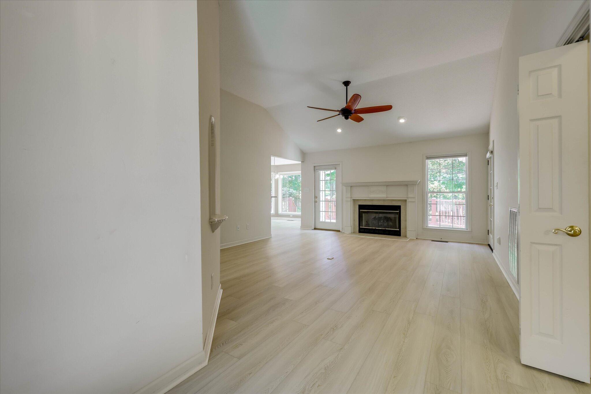 109 Hickory Point Property Photo 7