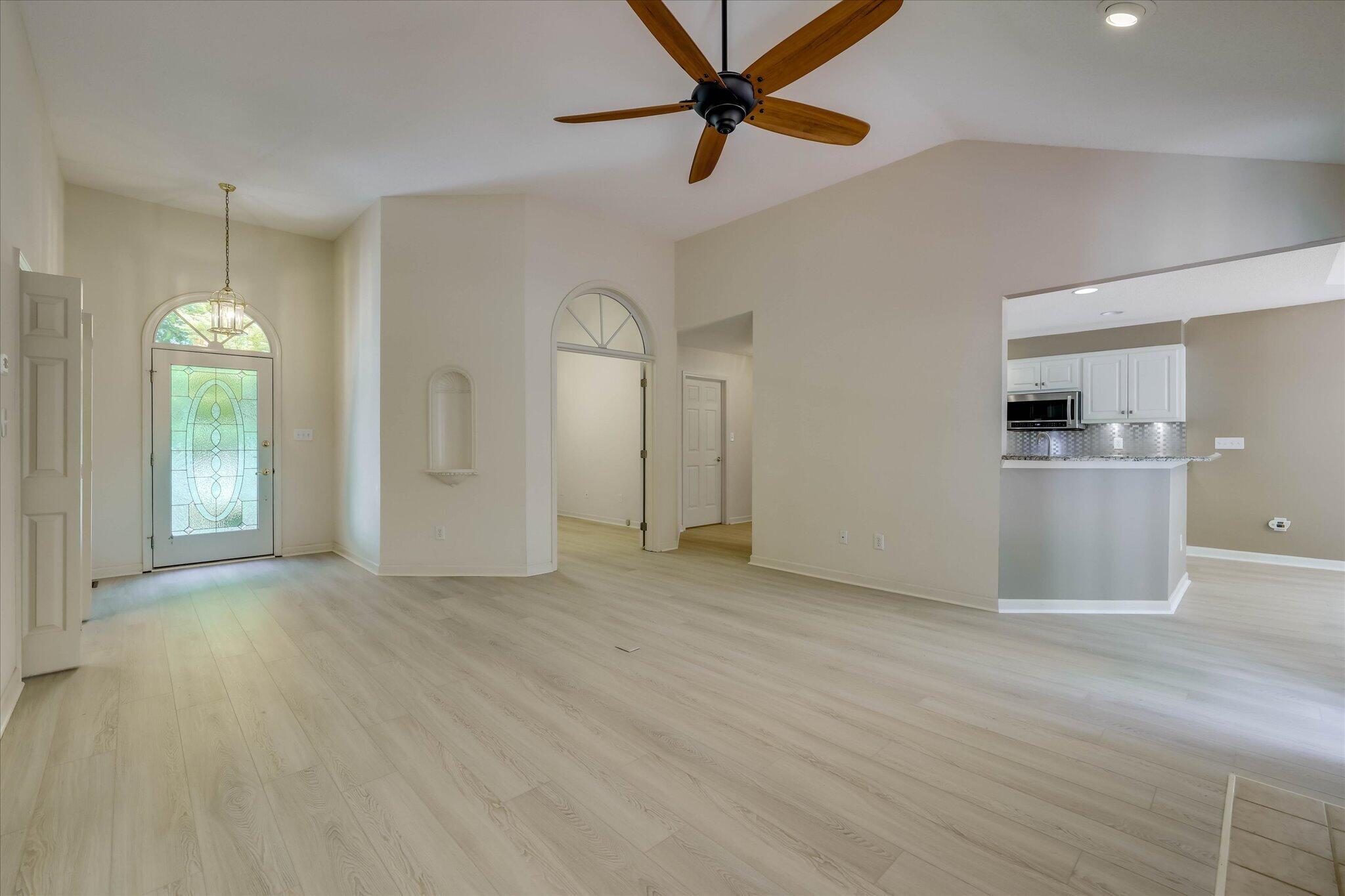 109 Hickory Point Property Photo 11