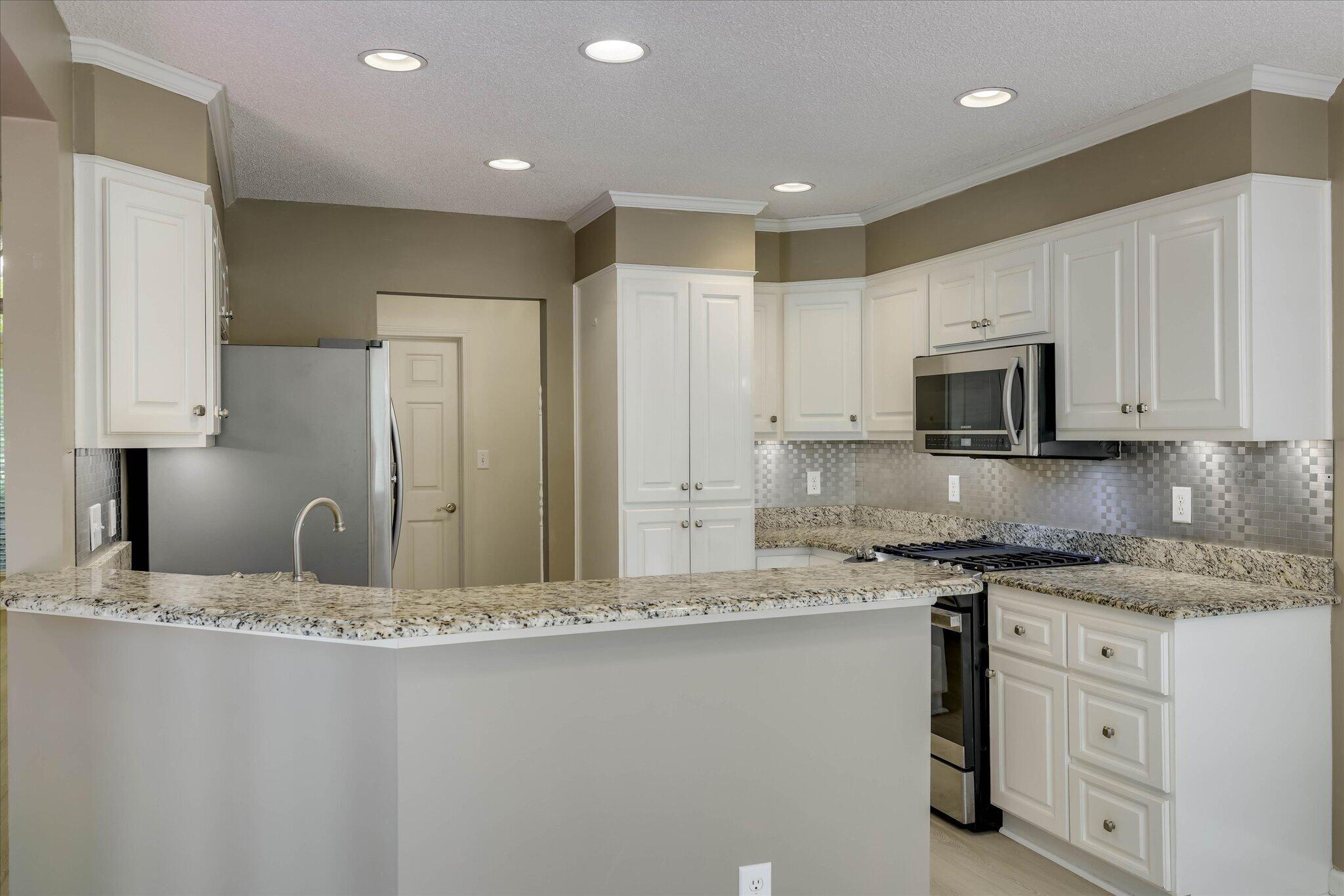 109 Hickory Point Property Photo 12