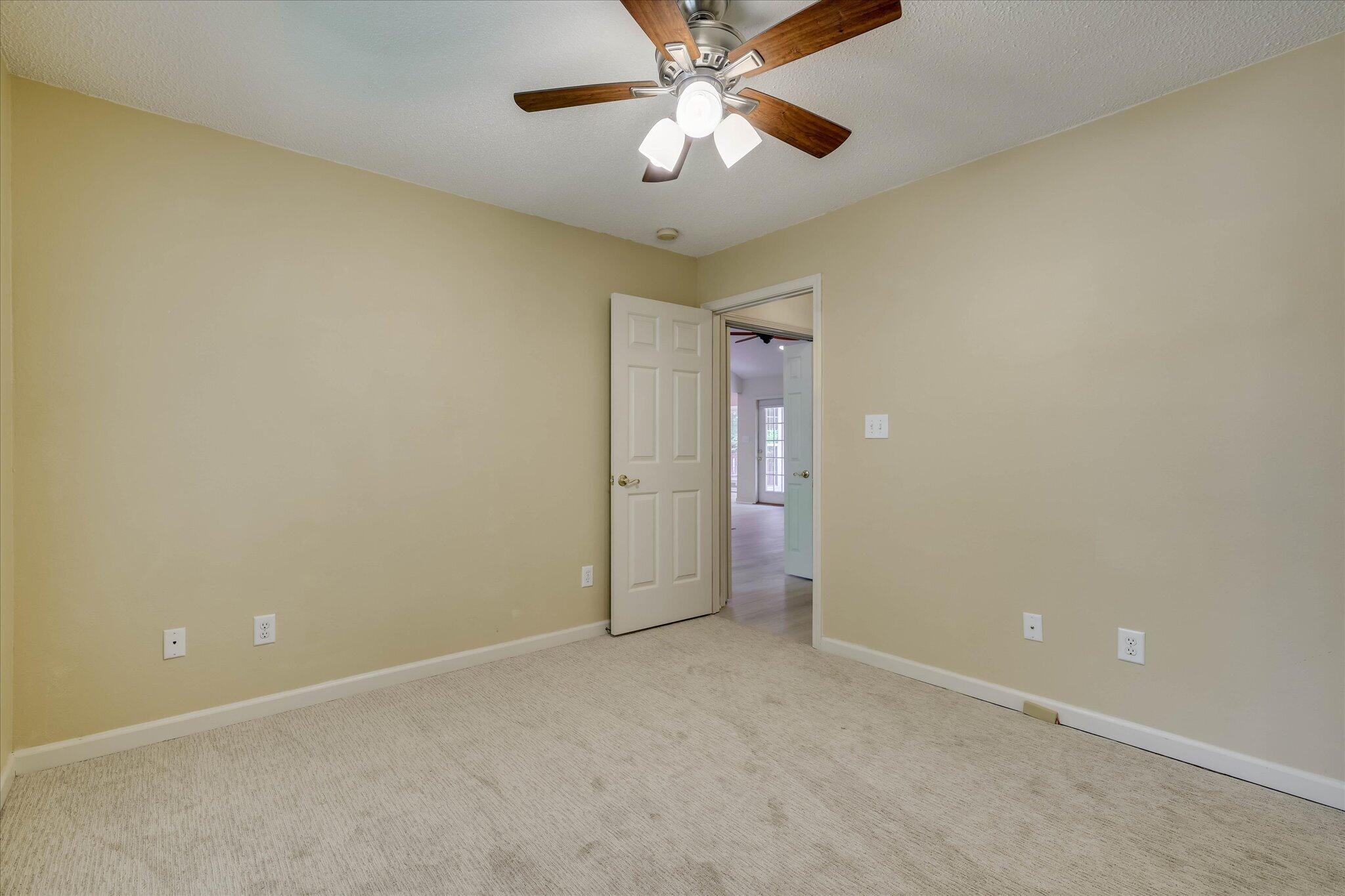 109 Hickory Point Property Photo 33