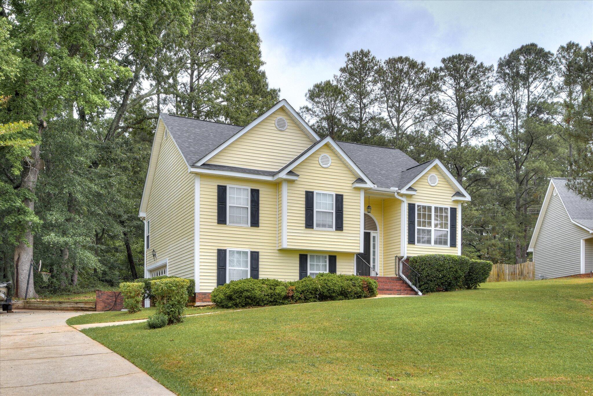 1060 Willow Woods Drive Property Photo 2