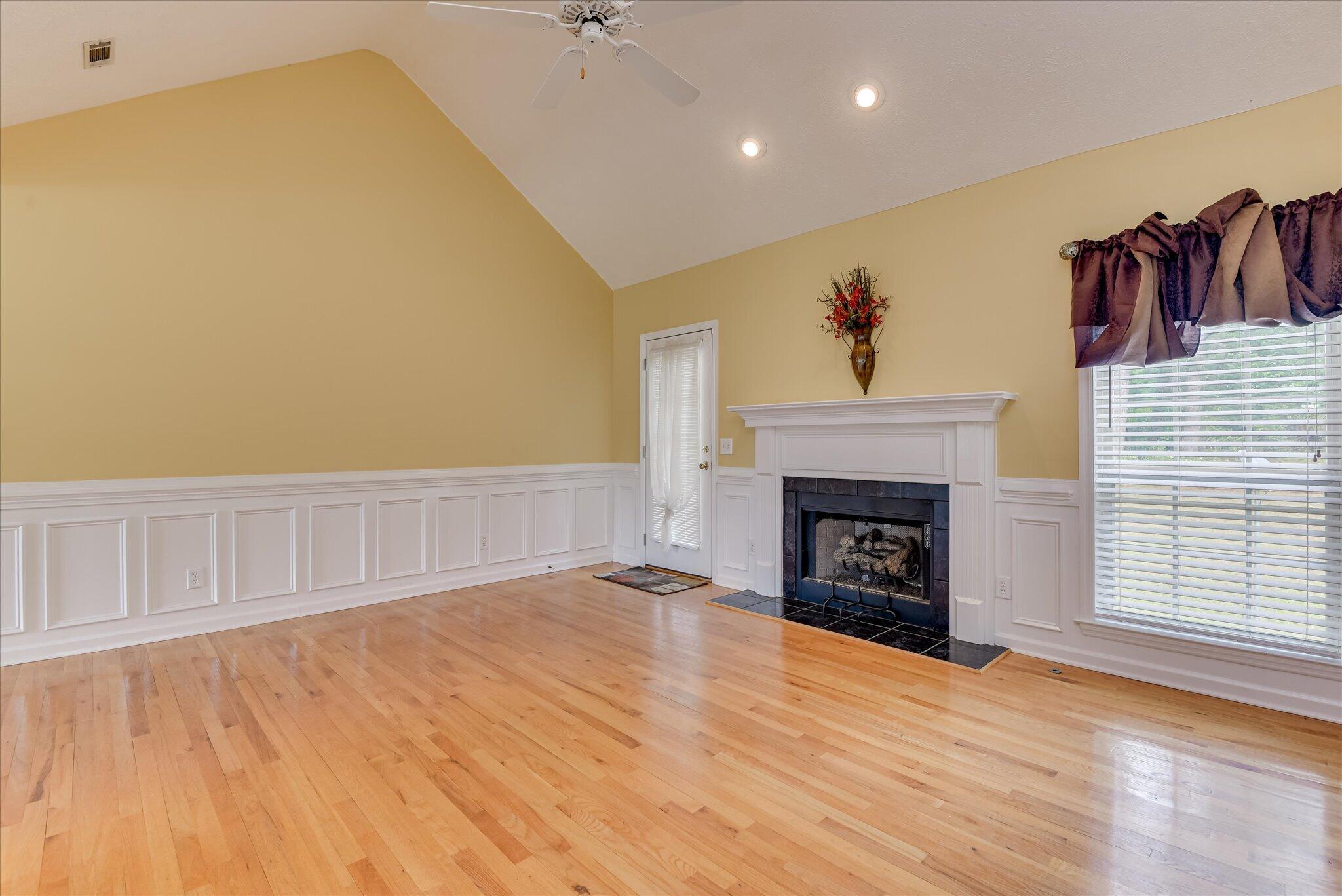 1060 Willow Woods Drive Property Photo 8