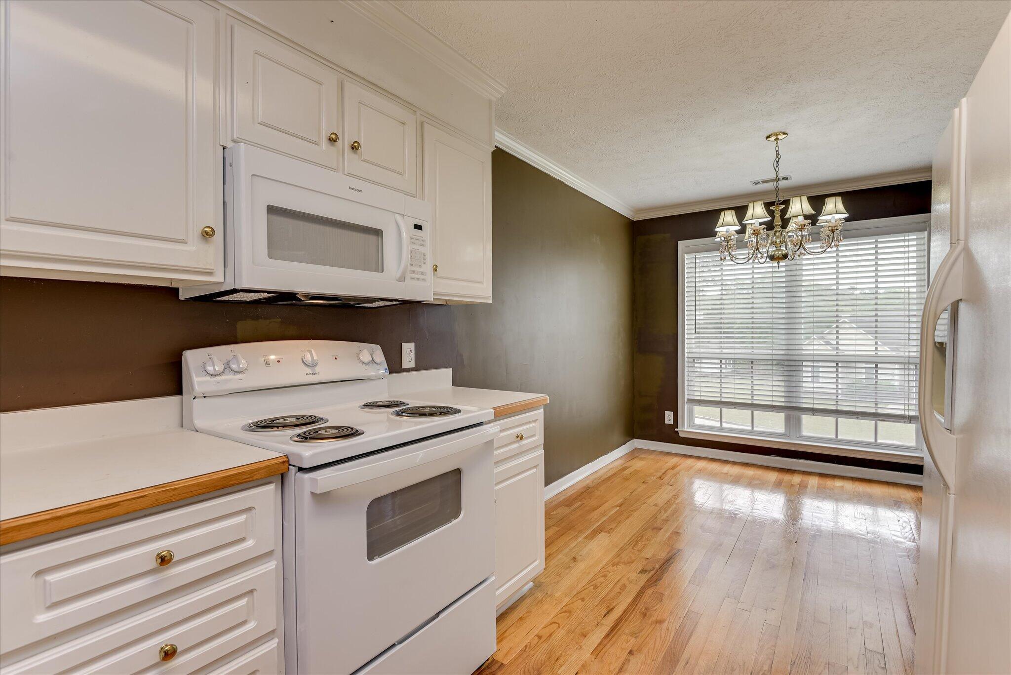 1060 Willow Woods Drive Property Photo 12
