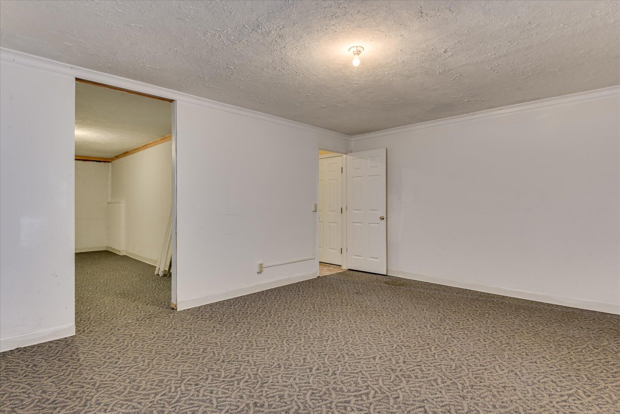 1060 Willow Woods Drive Property Photo 32