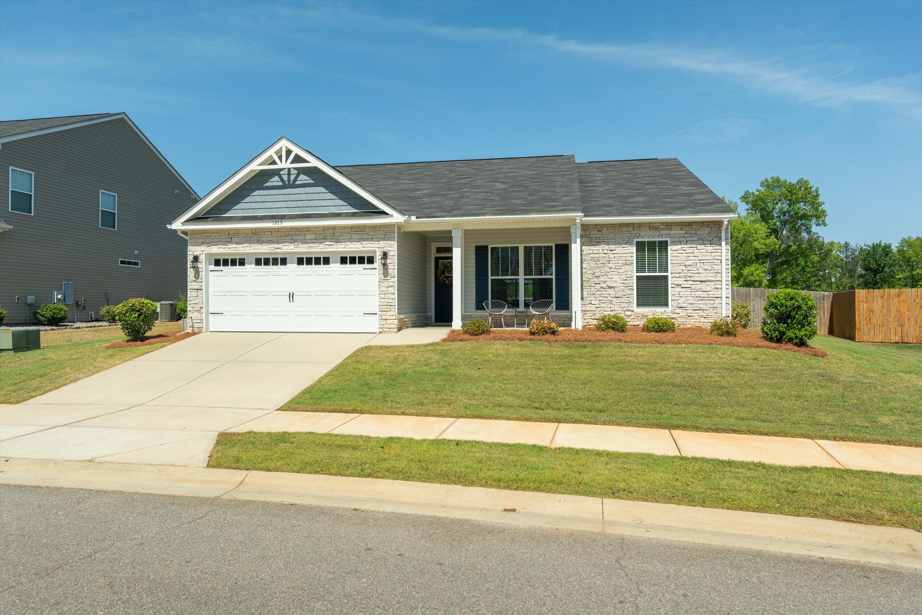 1275 Gregory Landing Drive Property Photo 4