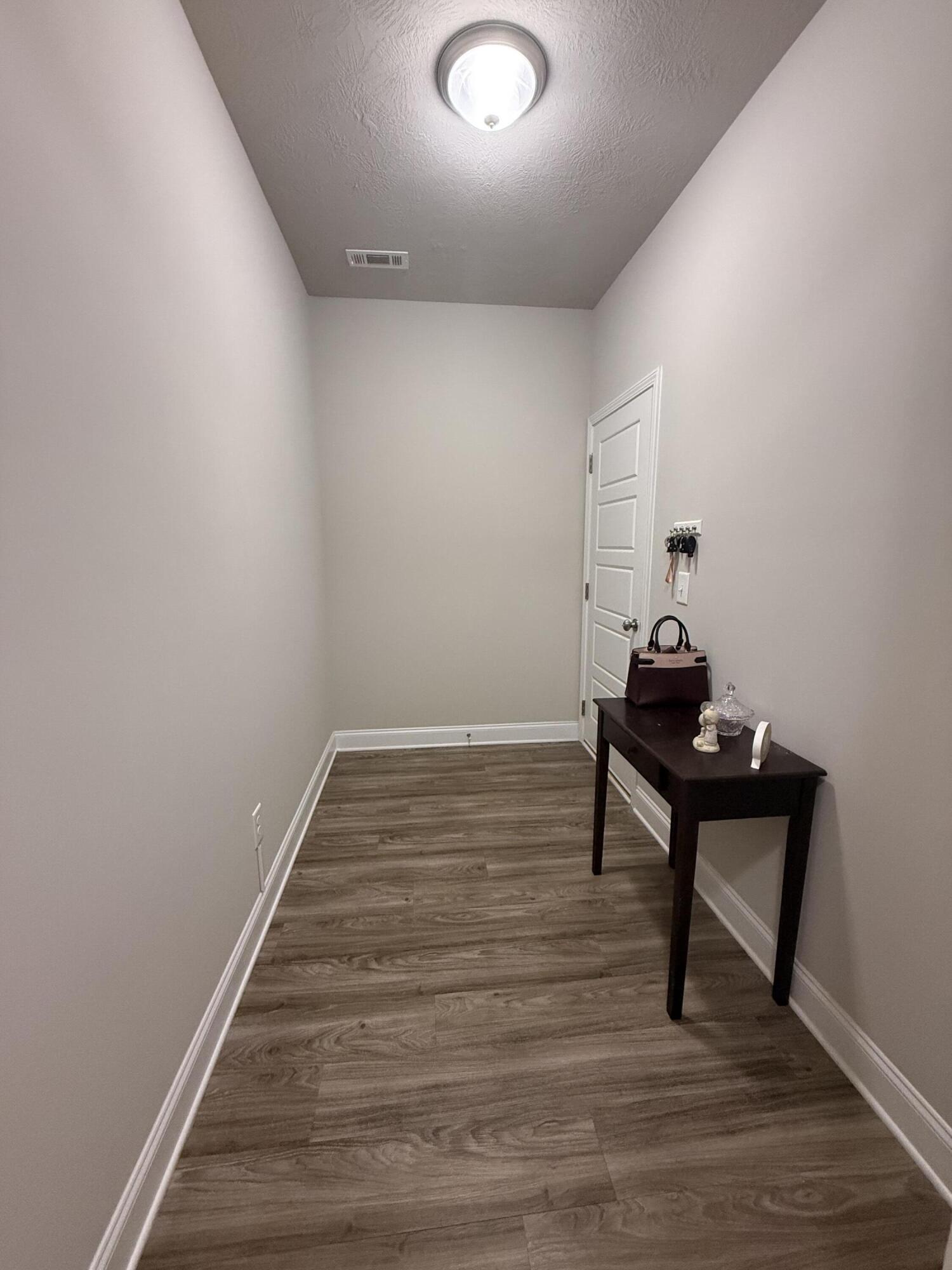 136 Pebble Lane Property Photo 12