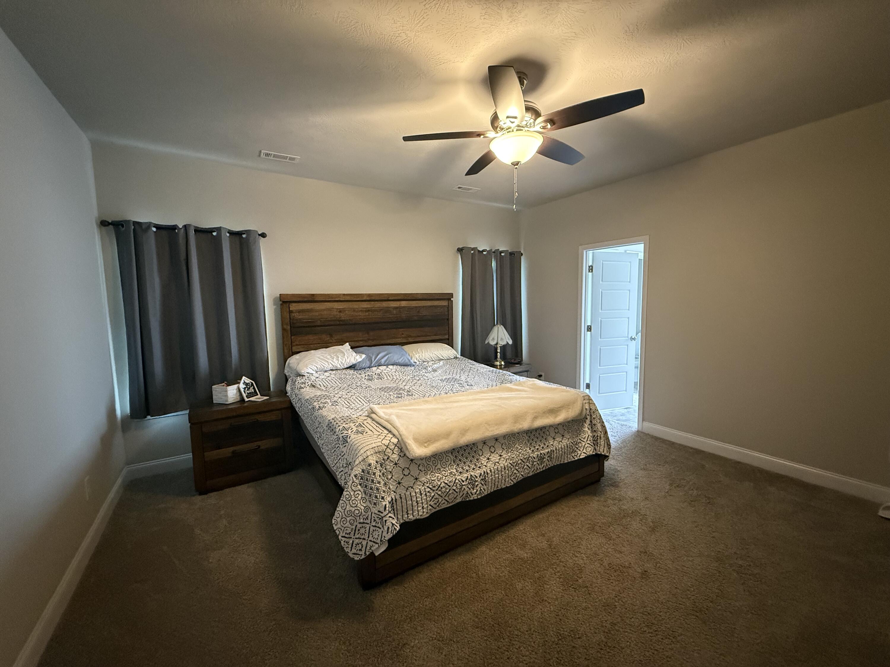 136 Pebble Lane Property Photo 14