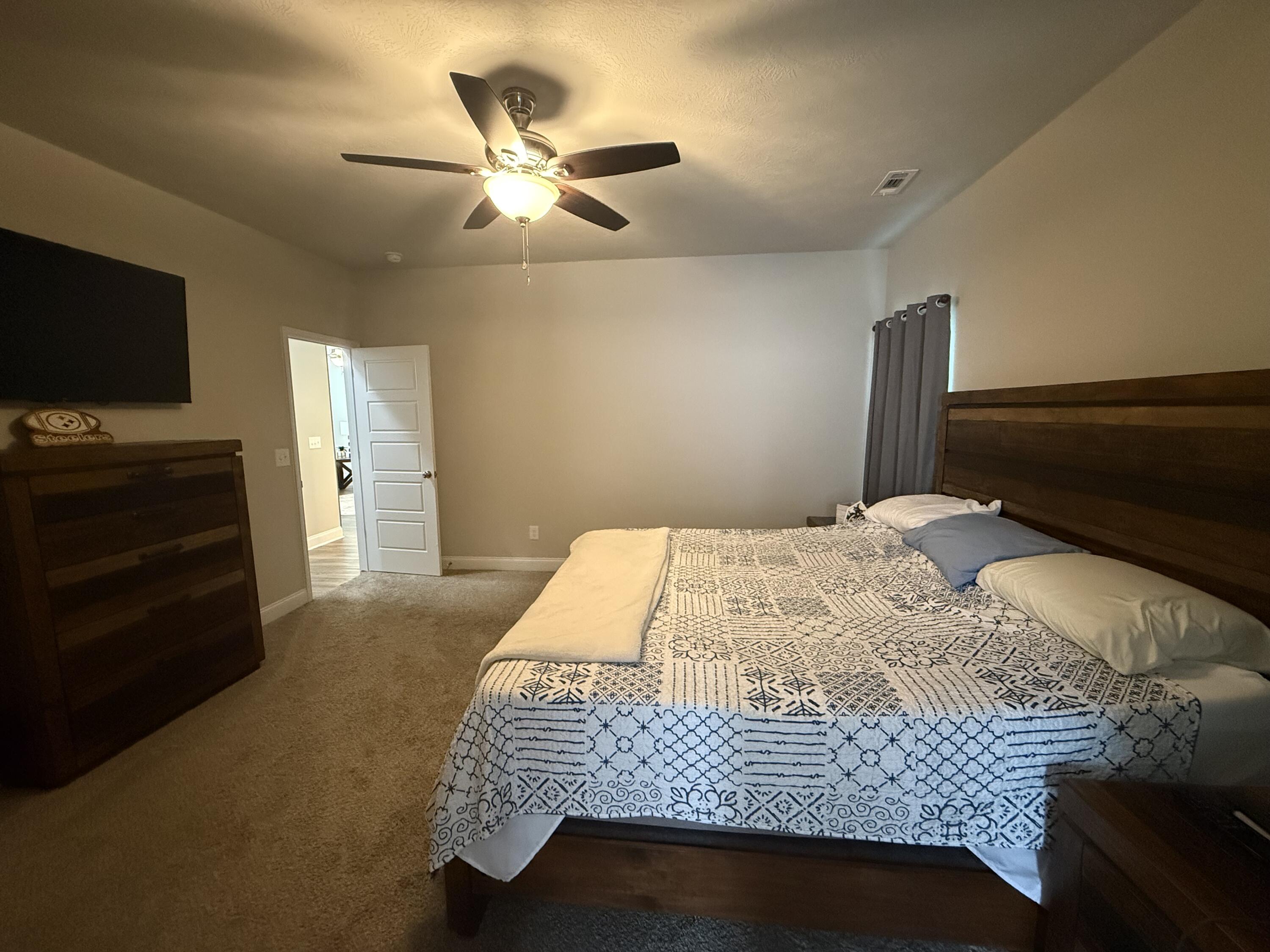 136 Pebble Lane Property Photo 15