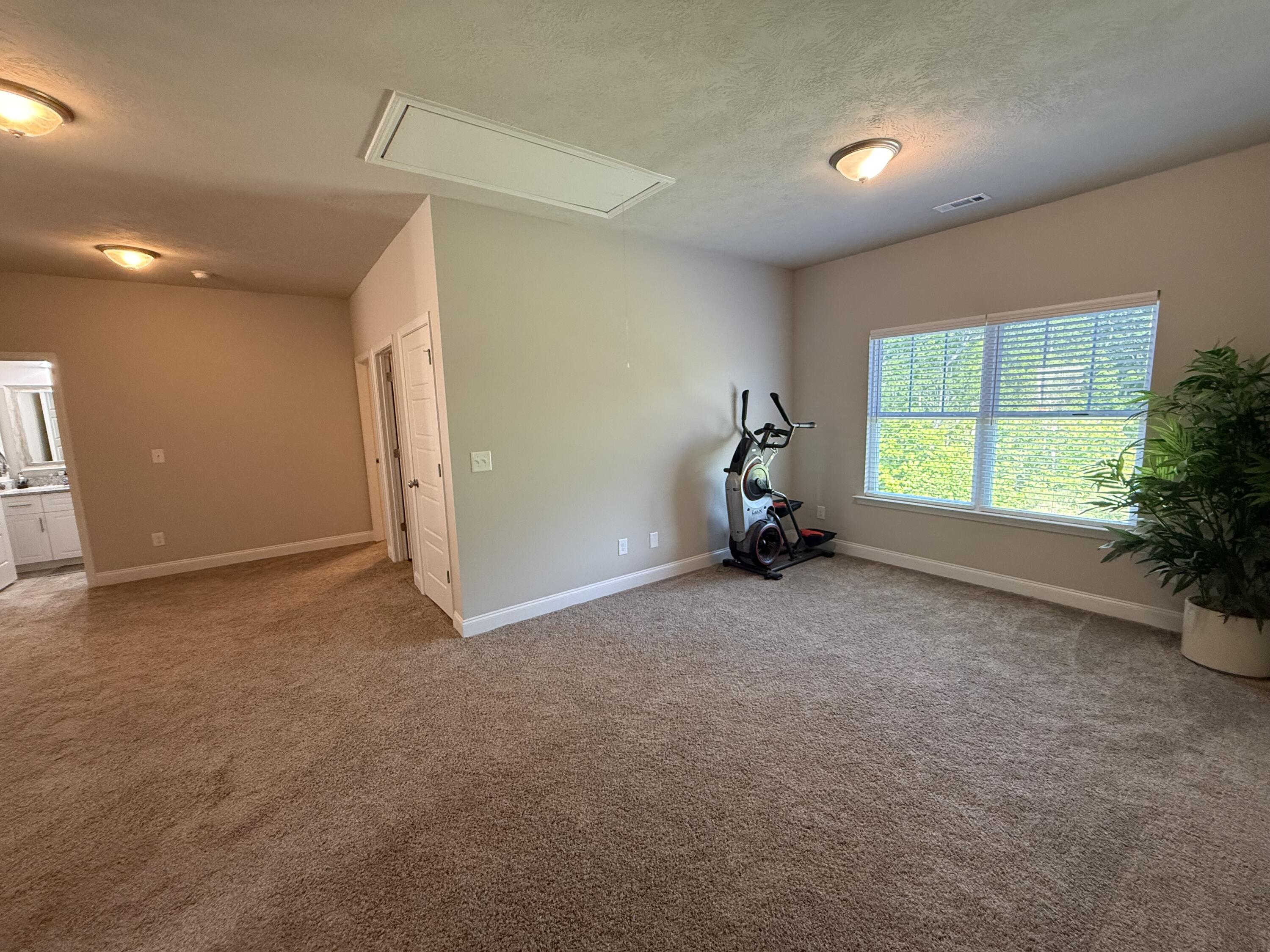 136 Pebble Lane Property Photo 23