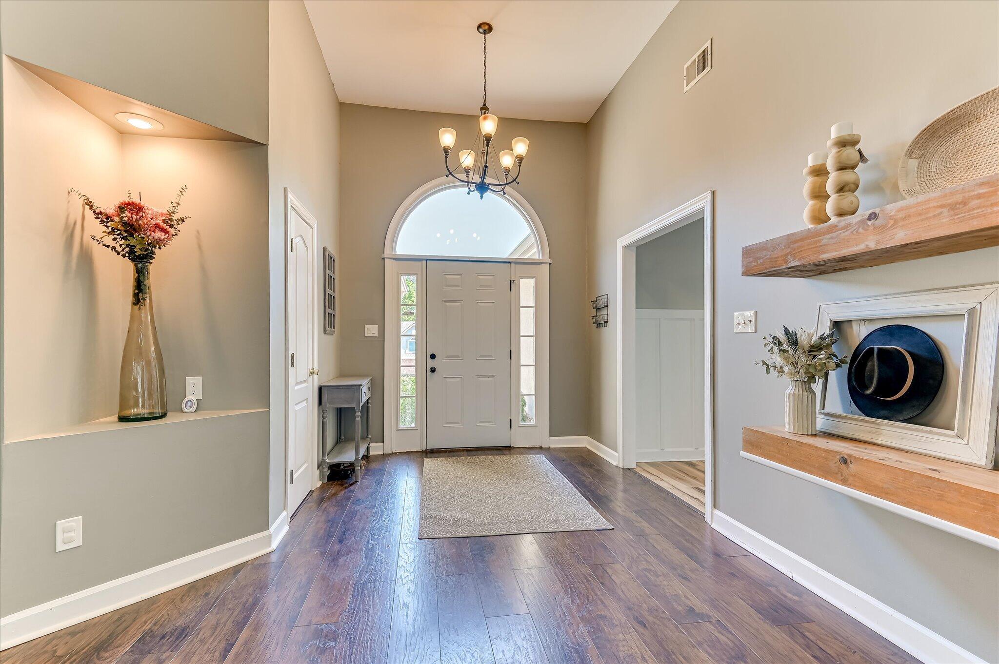 1162 Oakton Trail Property Photo 4