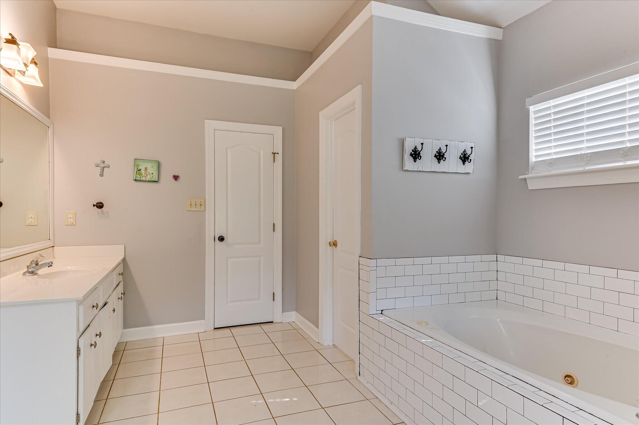 1162 Oakton Trail Property Photo 34