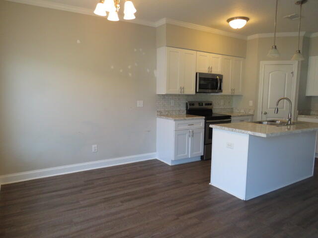 4409 Castellon Way Property Photo 5