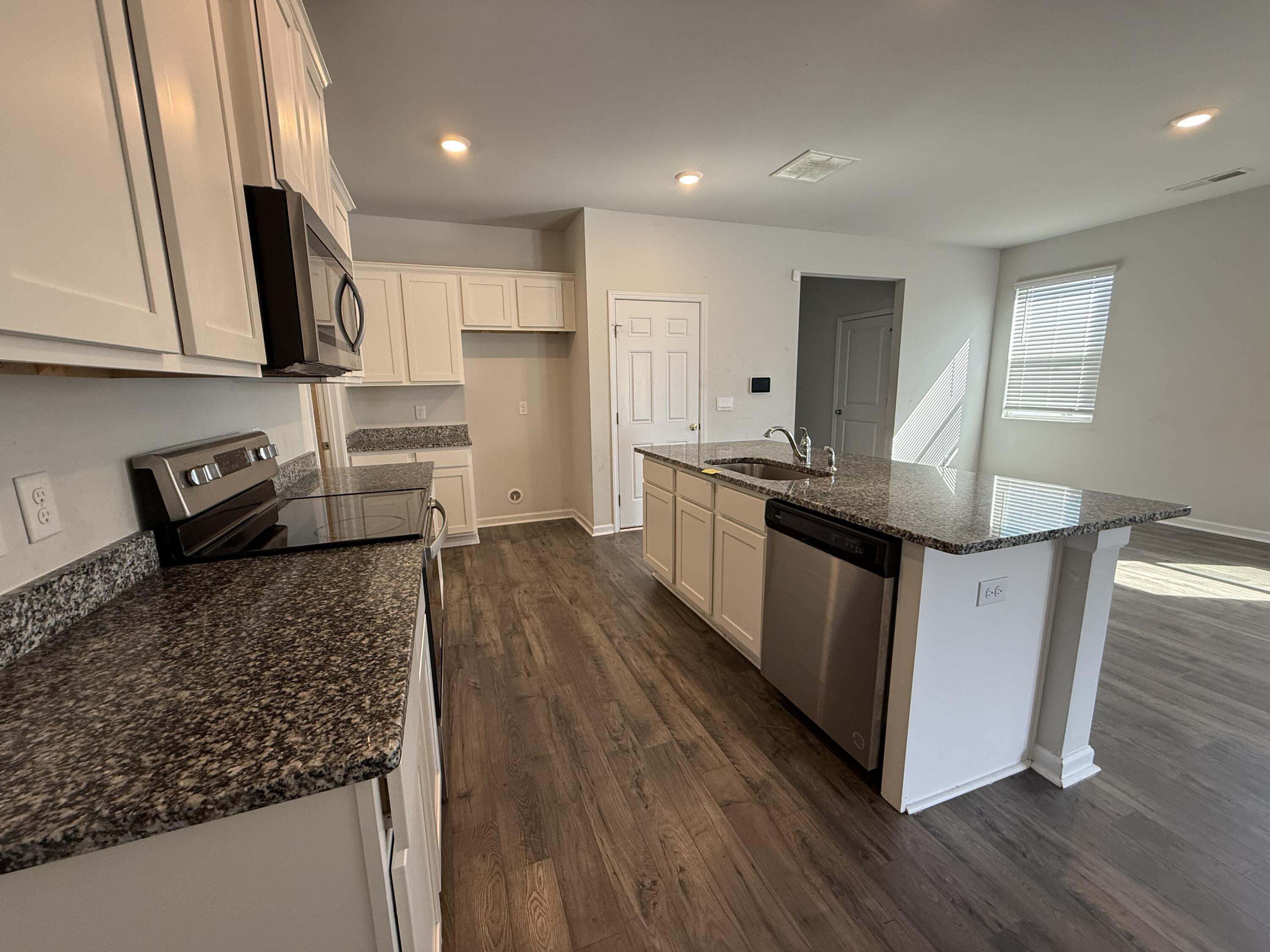 5076 Captain Drive Property Photo 6