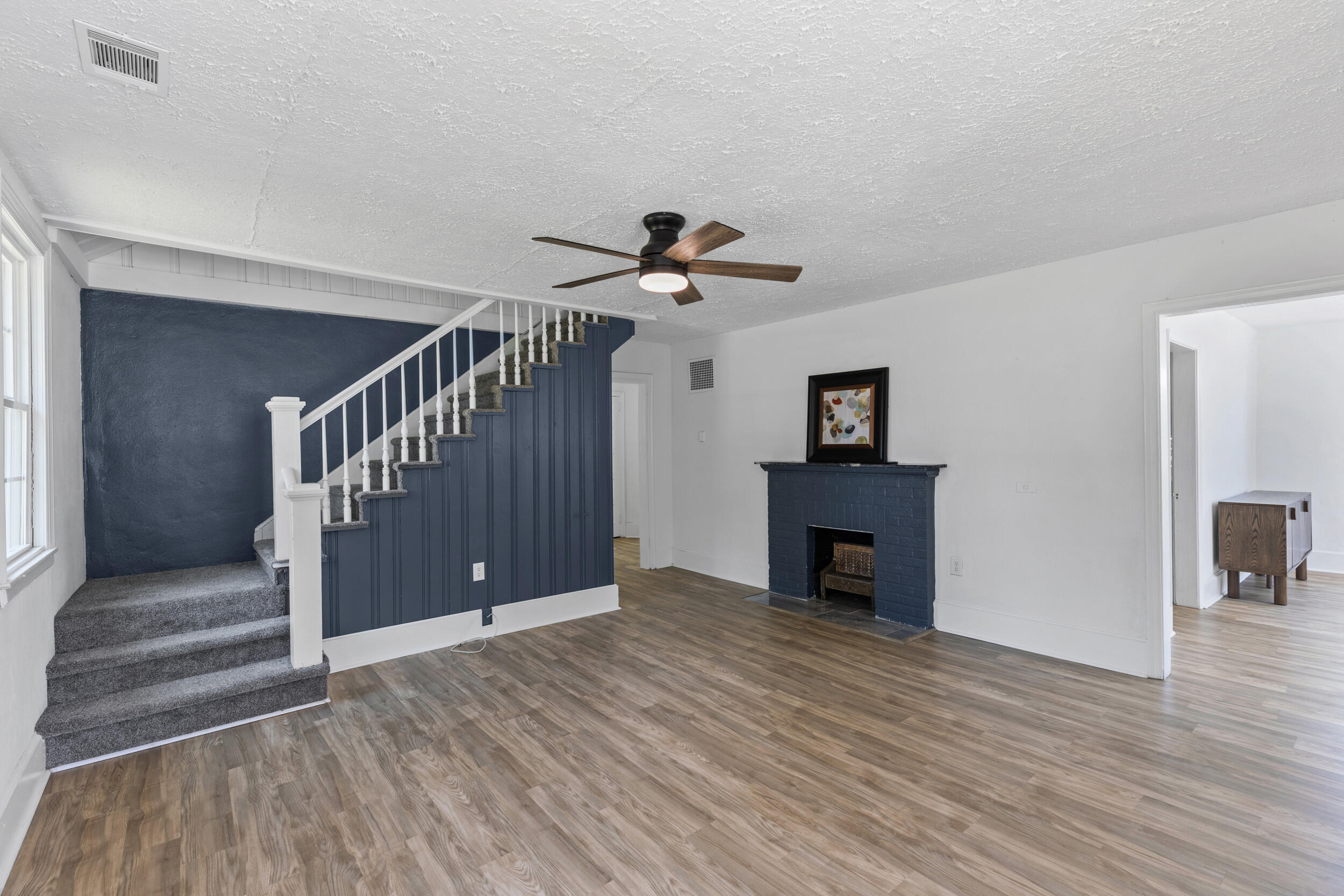 2355 Forster Street Property Photo 8