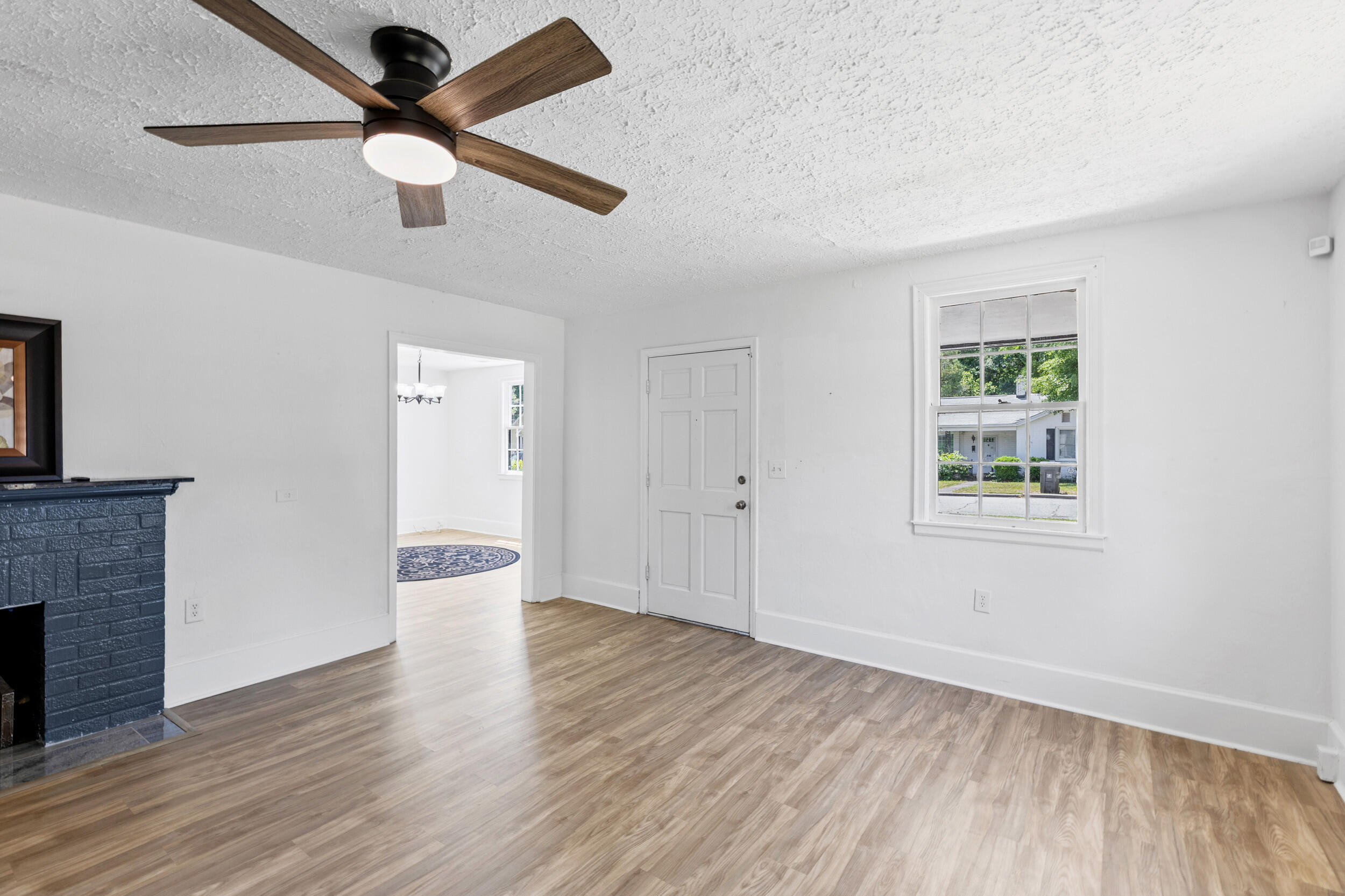 2355 Forster Street Property Photo 9