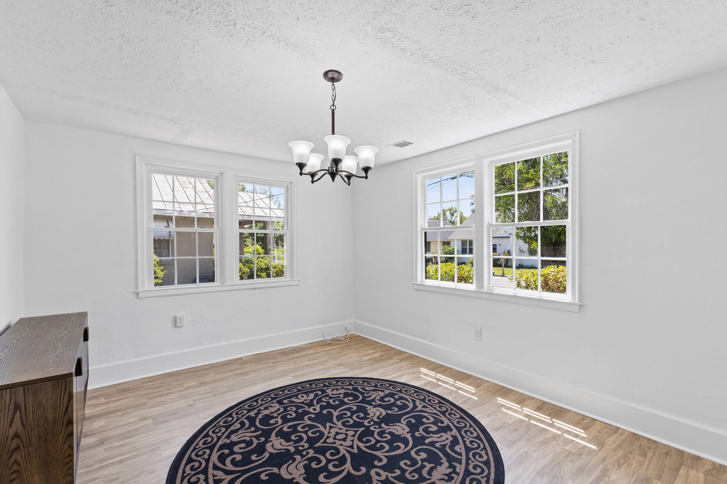 2355 Forster Street Property Photo 11