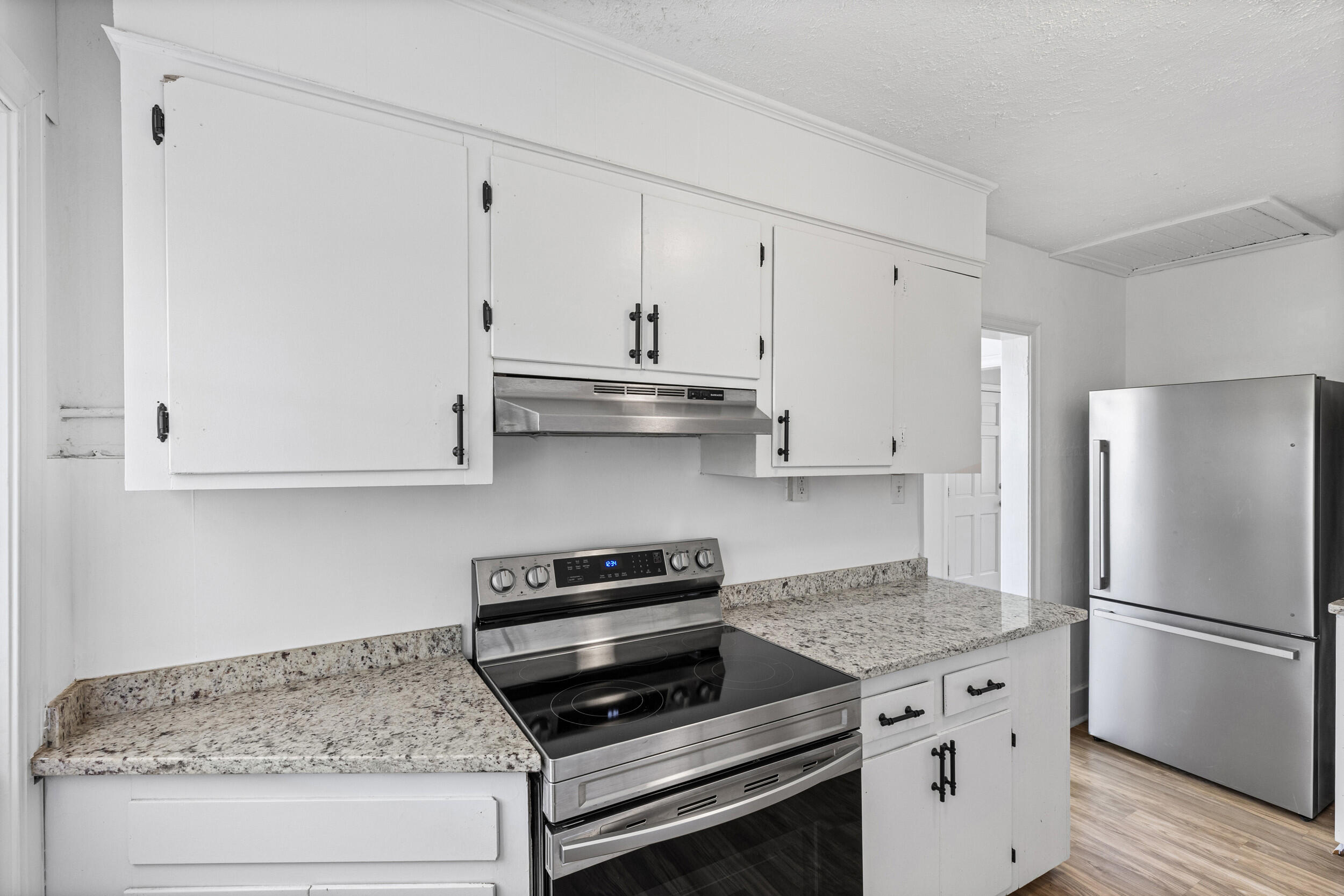 2355 Forster Street Property Photo 15